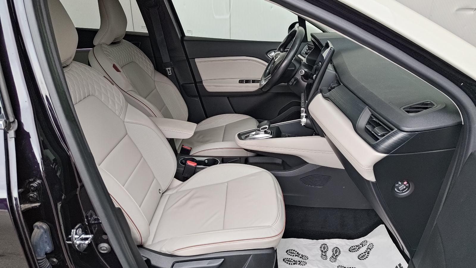 Renault Captur E-TECH PLUGIN 160ks INITIALE PARIS, full oprema,JAMSTVO, fotografija 8