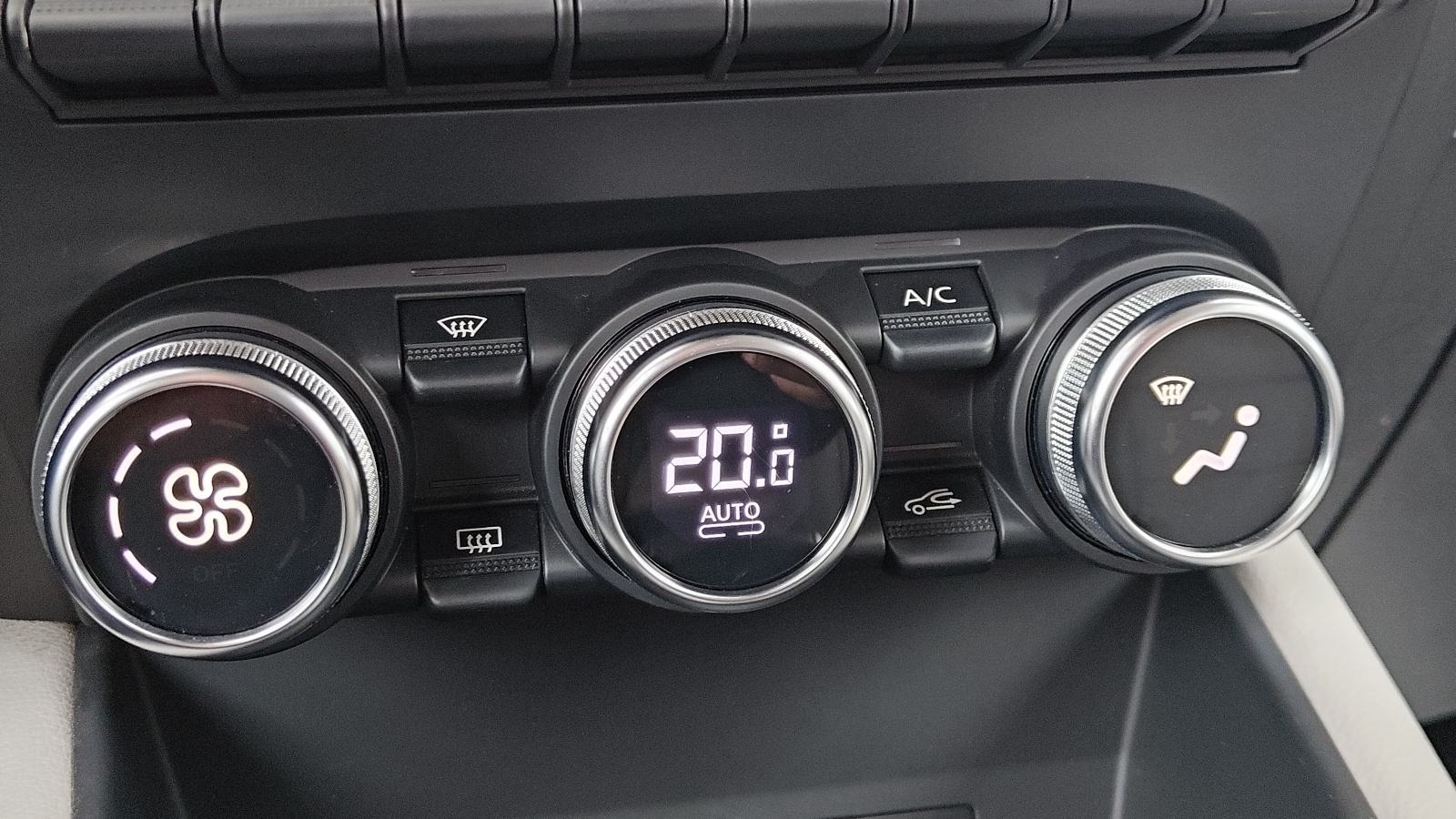 Renault Captur E-TECH PLUGIN 160ks INITIALE PARIS, full oprema,JAMSTVO, fotografija 20