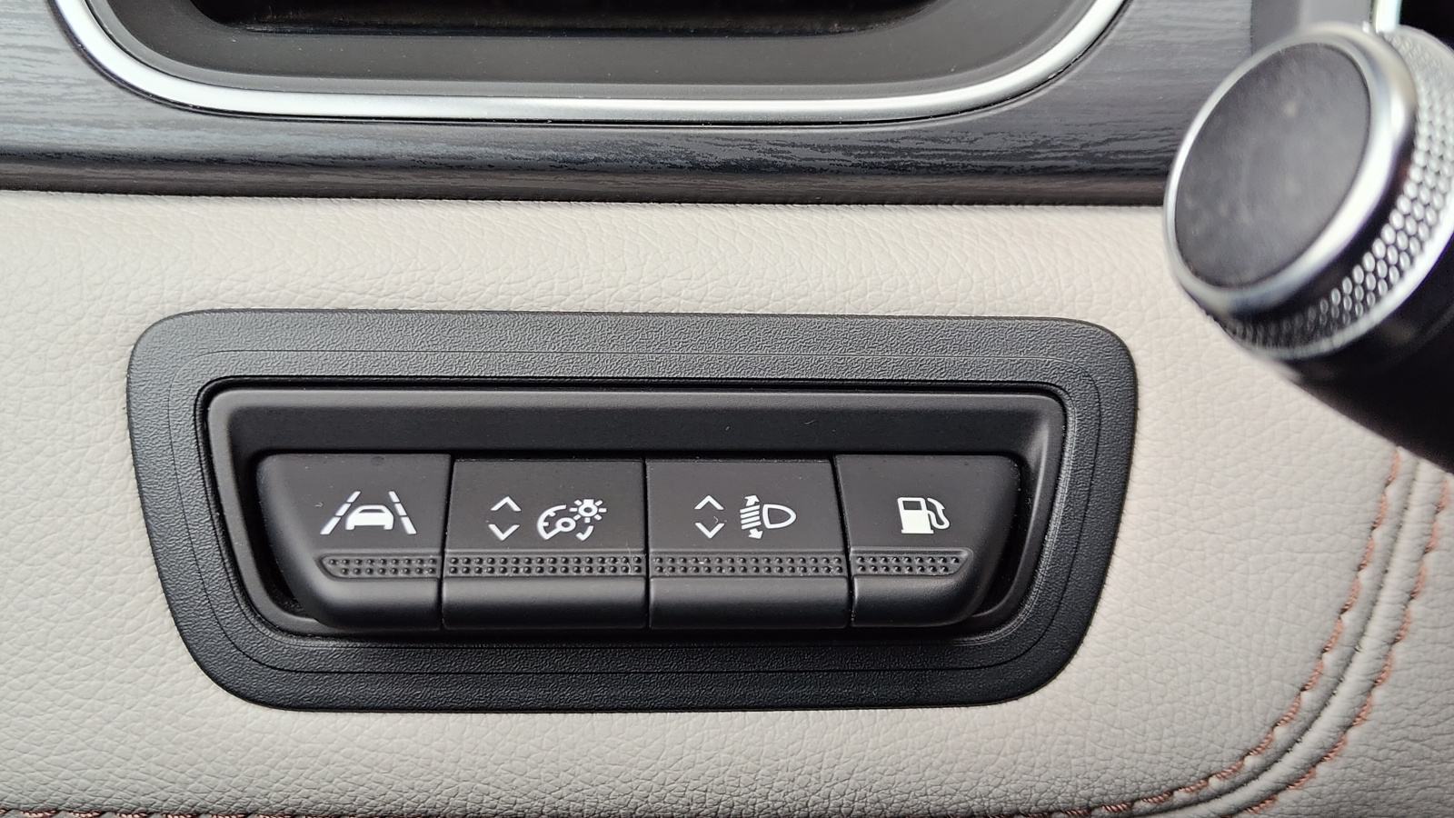 Renault Captur E-TECH PLUGIN 160ks INITIALE PARIS, full oprema,JAMSTVO, fotografija 16