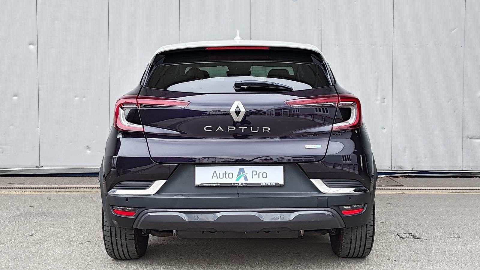 Renault Captur E-TECH PLUGIN 160ks INITIALE PARIS, full oprema,JAMSTVO, fotografija 6