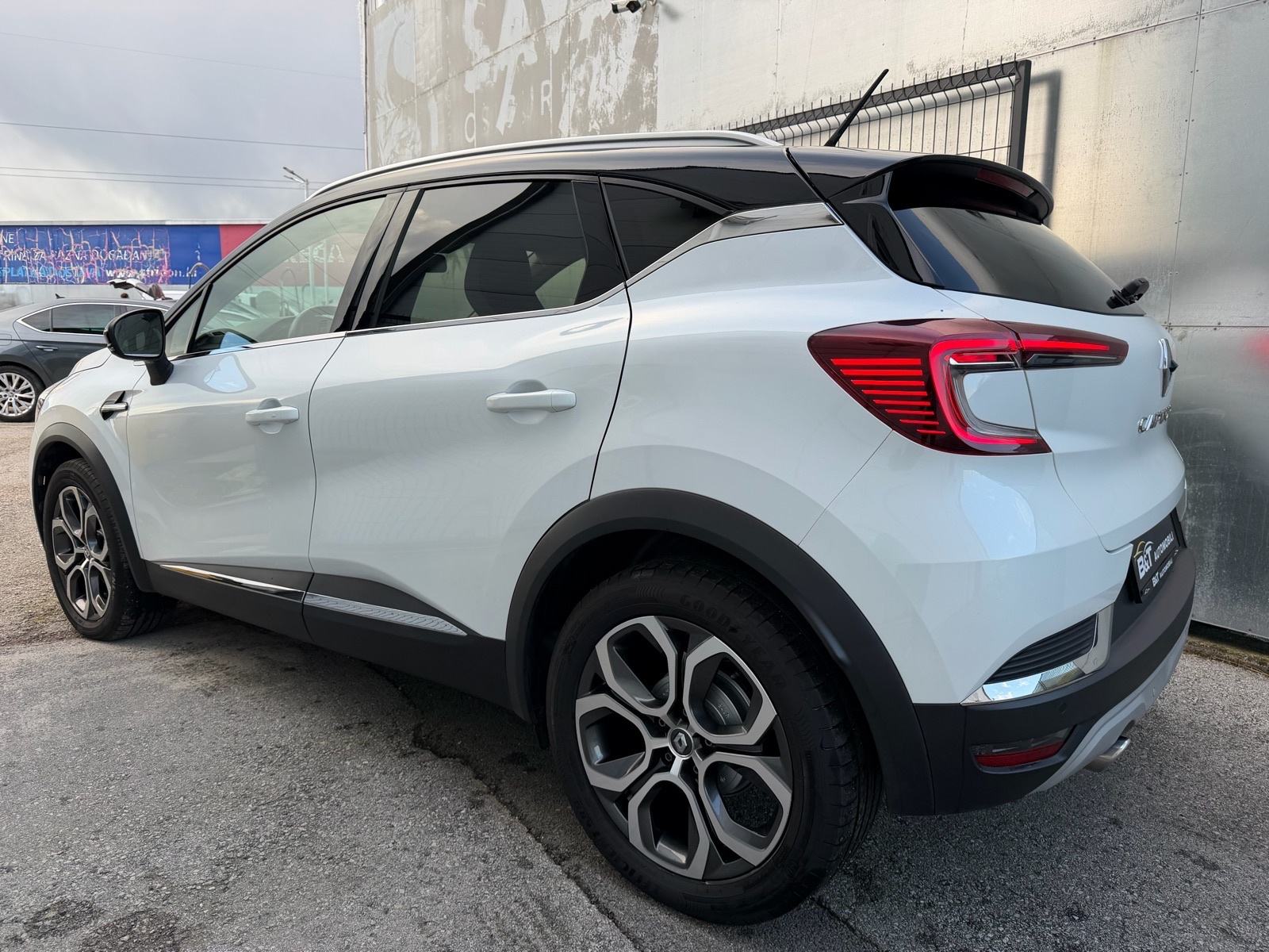 Renault Captur Intens 1,3 Tce”AUTOMATIK/LED/KAMERA, fotografija 17