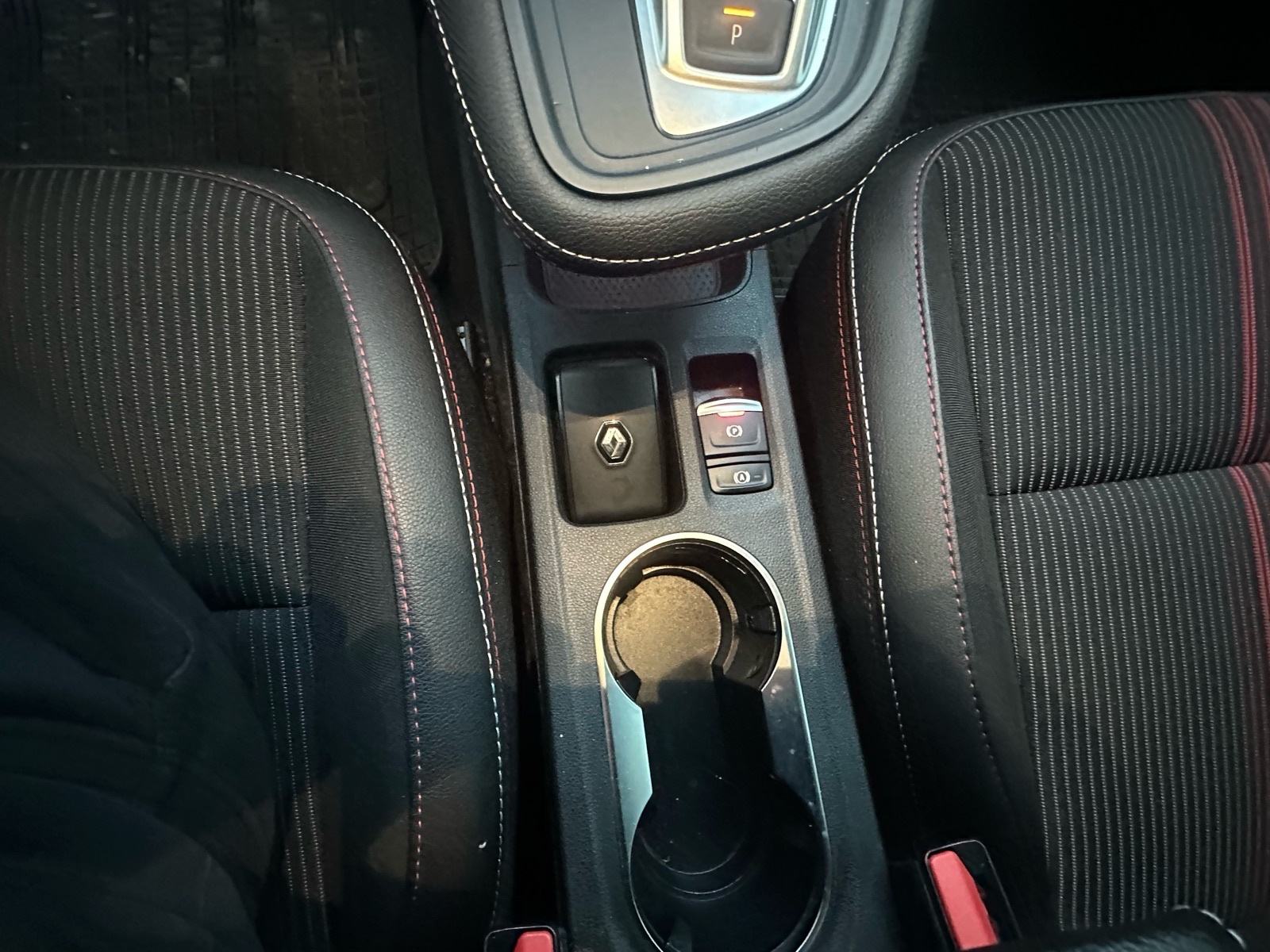 Renault Captur RS Line Plug In, fotografija 15
