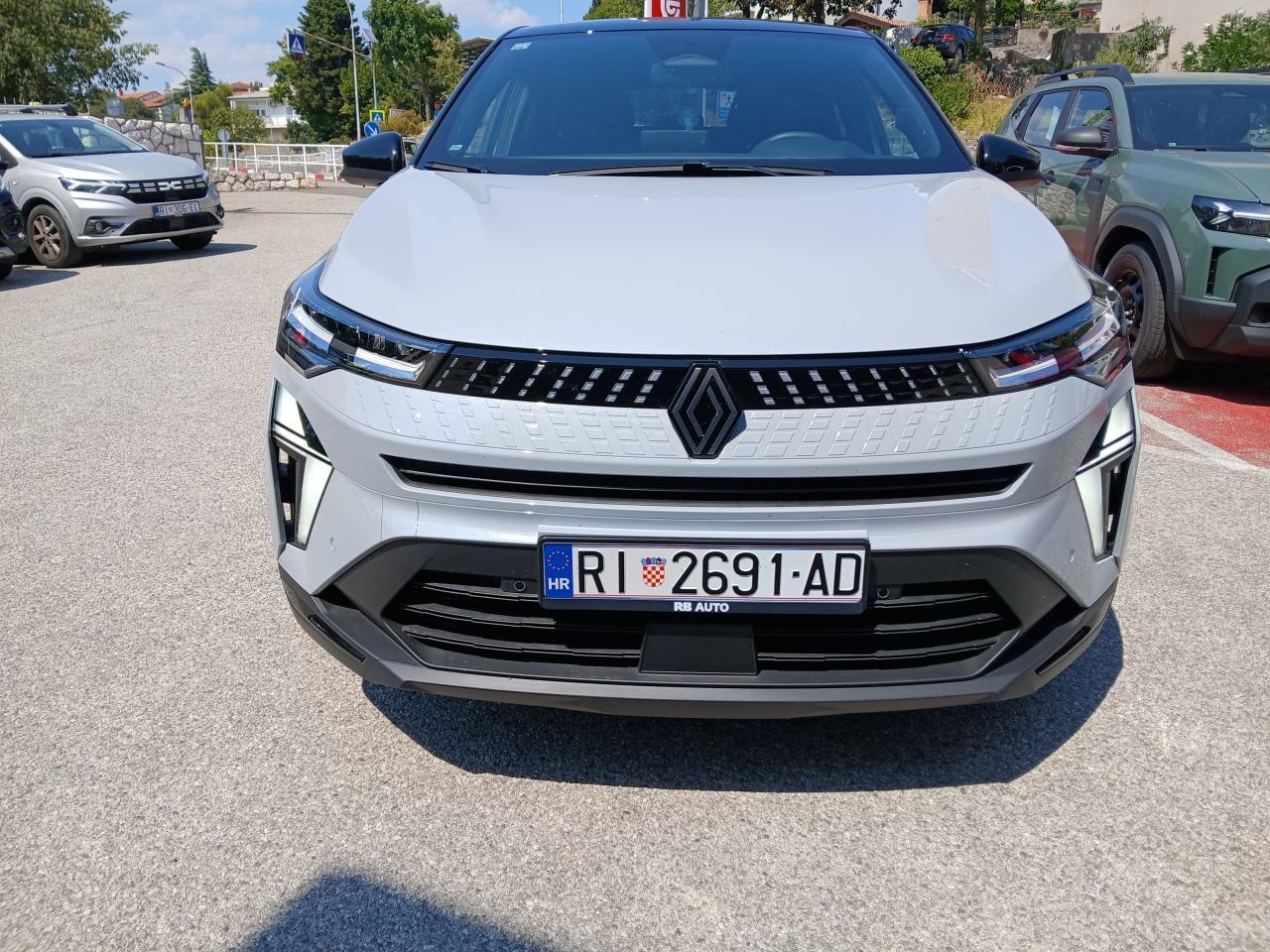 Renault Captur TCe 115 Techno, fotografija 2