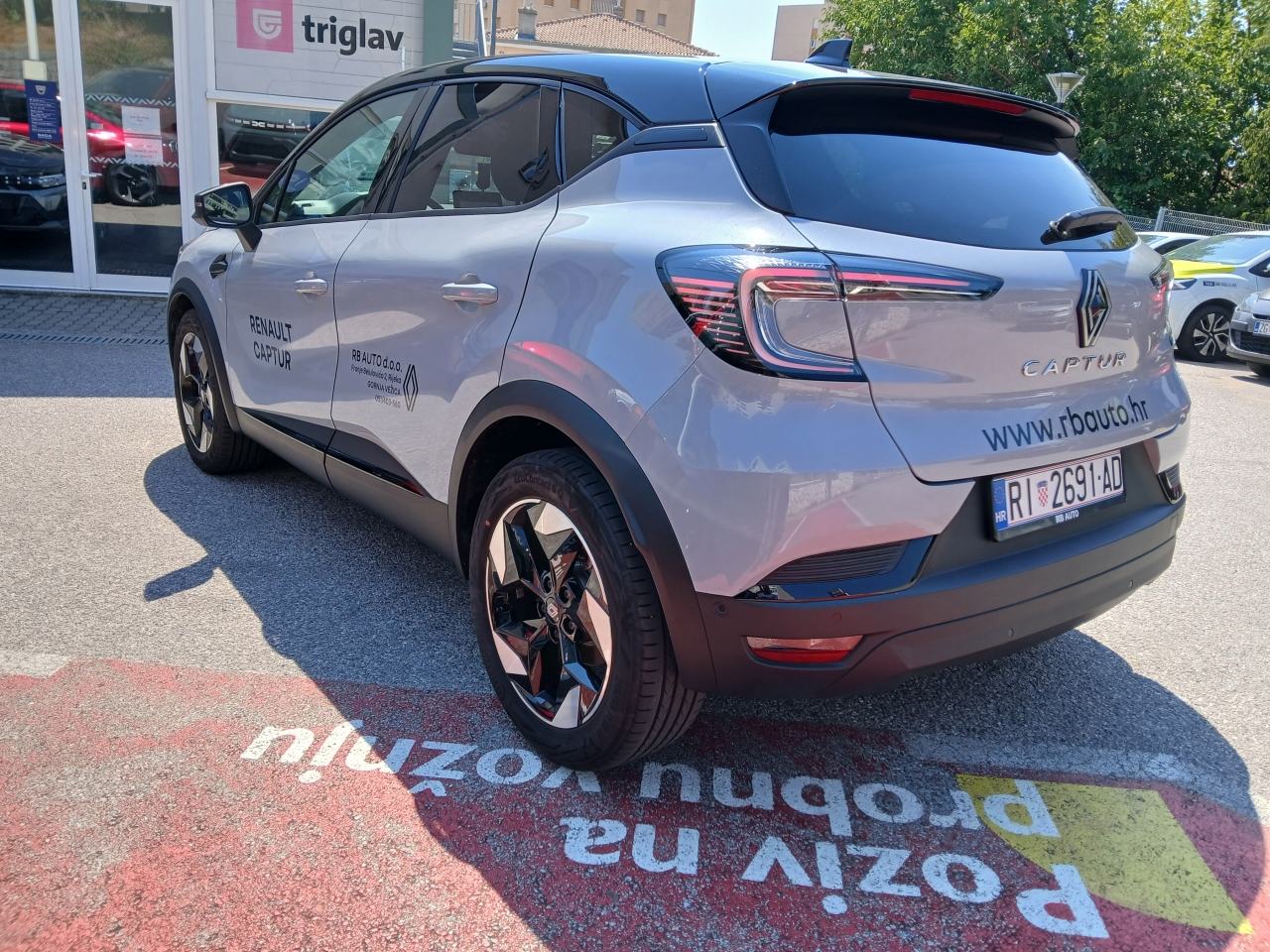 Renault Captur TCe 115 Techno, fotografija 7