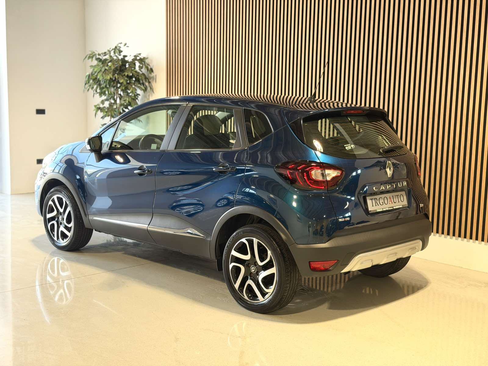 Renault Captur TCe 120 1,2 i /VEL. SERVIS-87kw-LEASING-12 MJ JAMSTVO/, fotografija 4