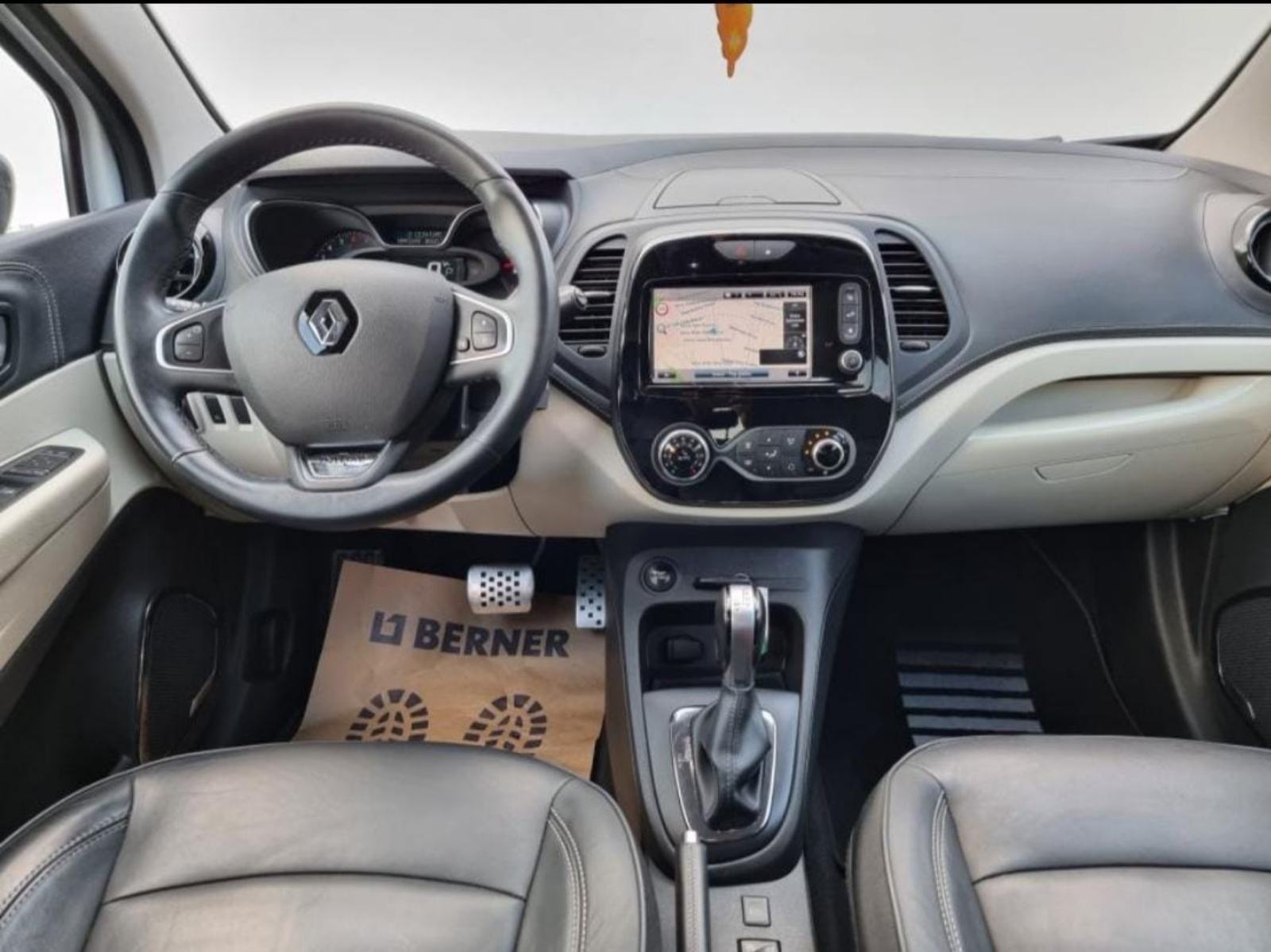Renault Captur Initiale Paris TCe 120 EDC automatik, fotografija 9