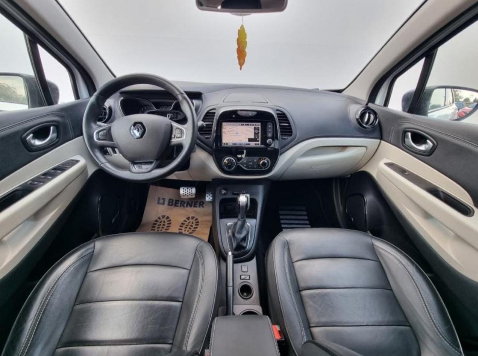 Renault Captur Initiale Paris TCe 120 EDC automatik, fotografija 8