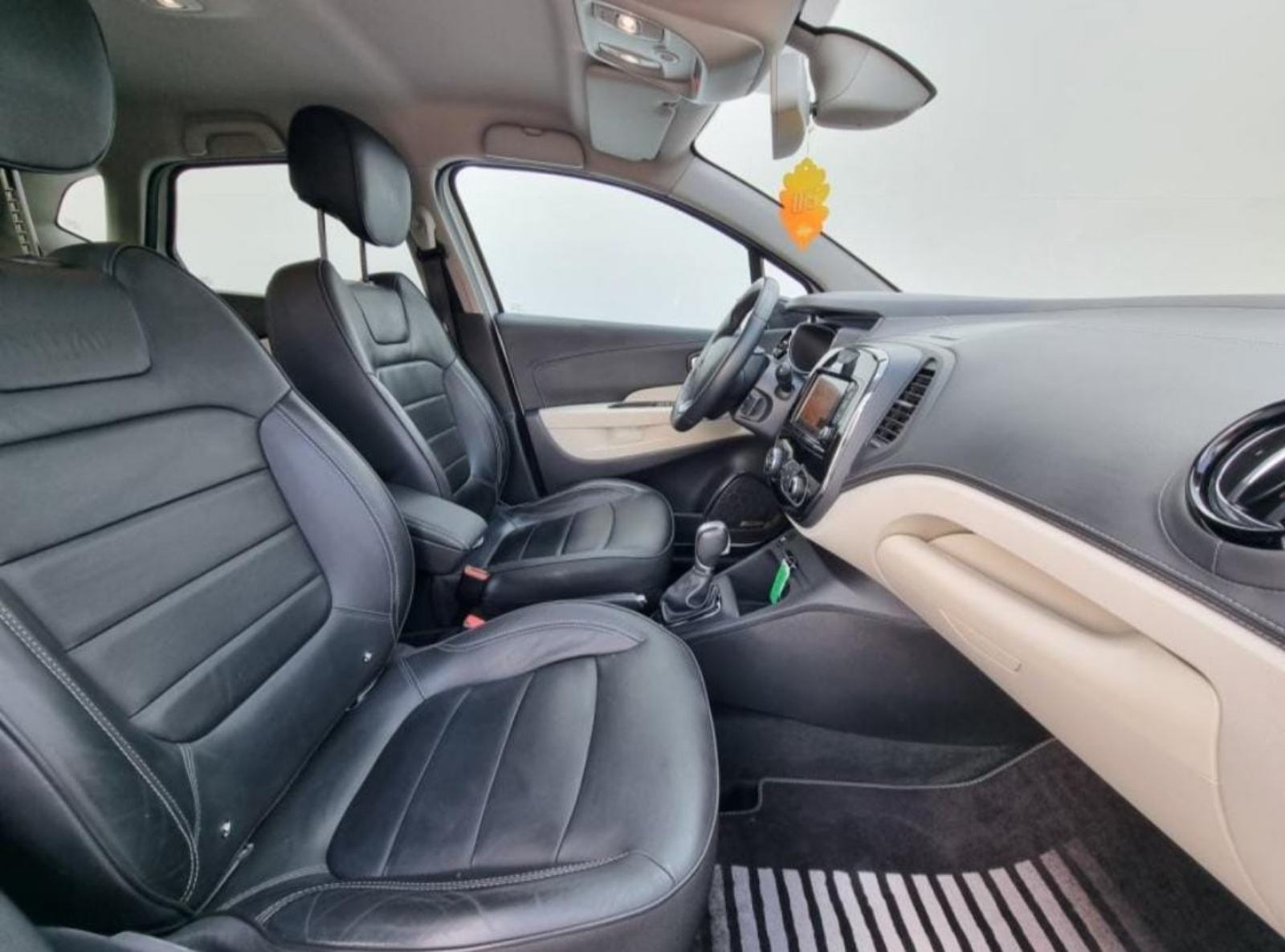 Renault Captur Initiale Paris TCe 120 EDC automatik, fotografija 17