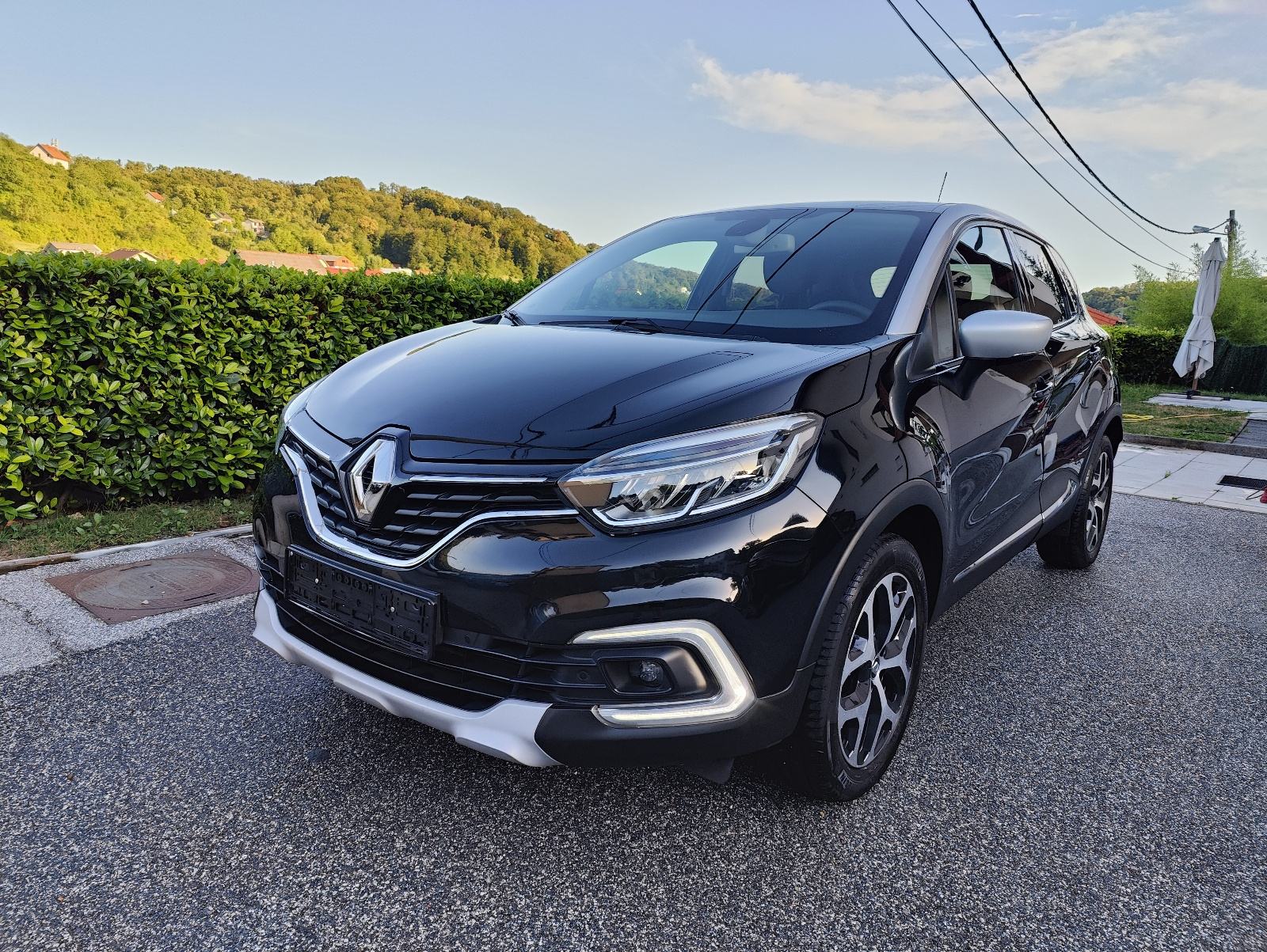 Renault Captur TCe 120*Servisna*Zimski set felgi*Gratis Registracija, pogled izvana - slika 1