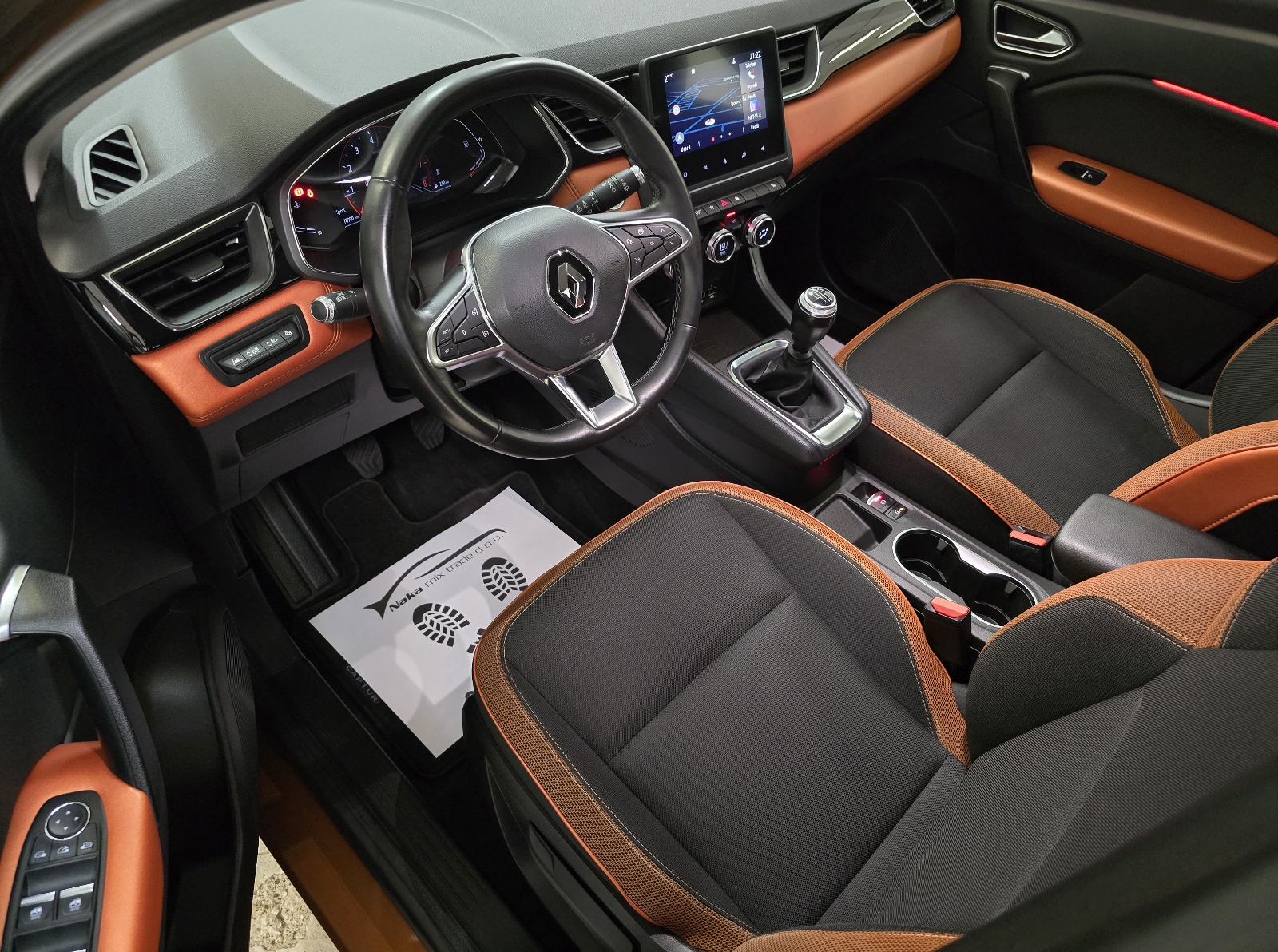 Renault Captur TCe 130 INTENS 130KS/LED/NAVI/KAM/AMBI/2xALU/JAMSTVO, fotografija 14
