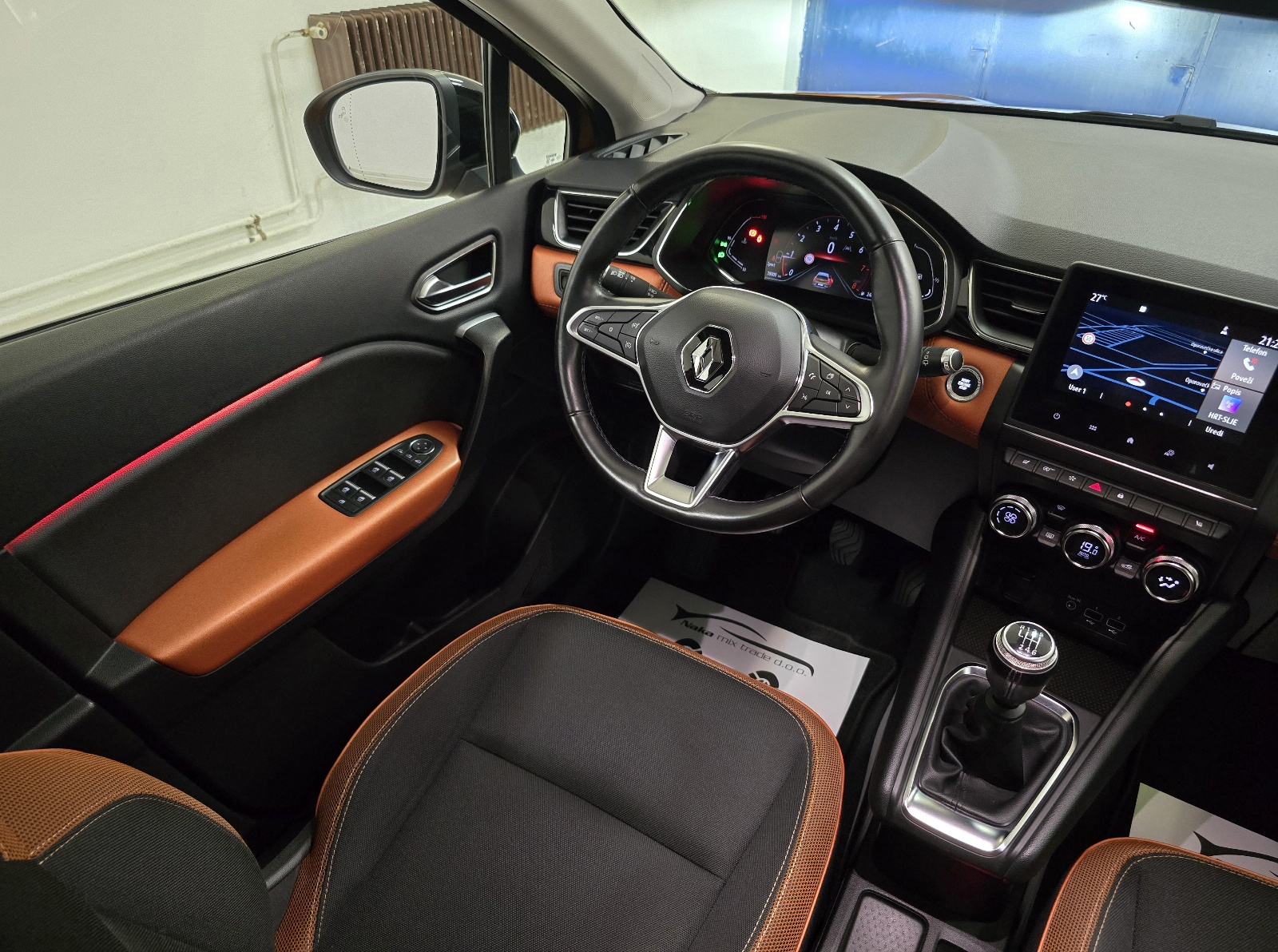Renault Captur TCe 130 INTENS 130KS/LED/NAVI/KAM/AMBI/2xALU/JAMSTVO, fotografija 18