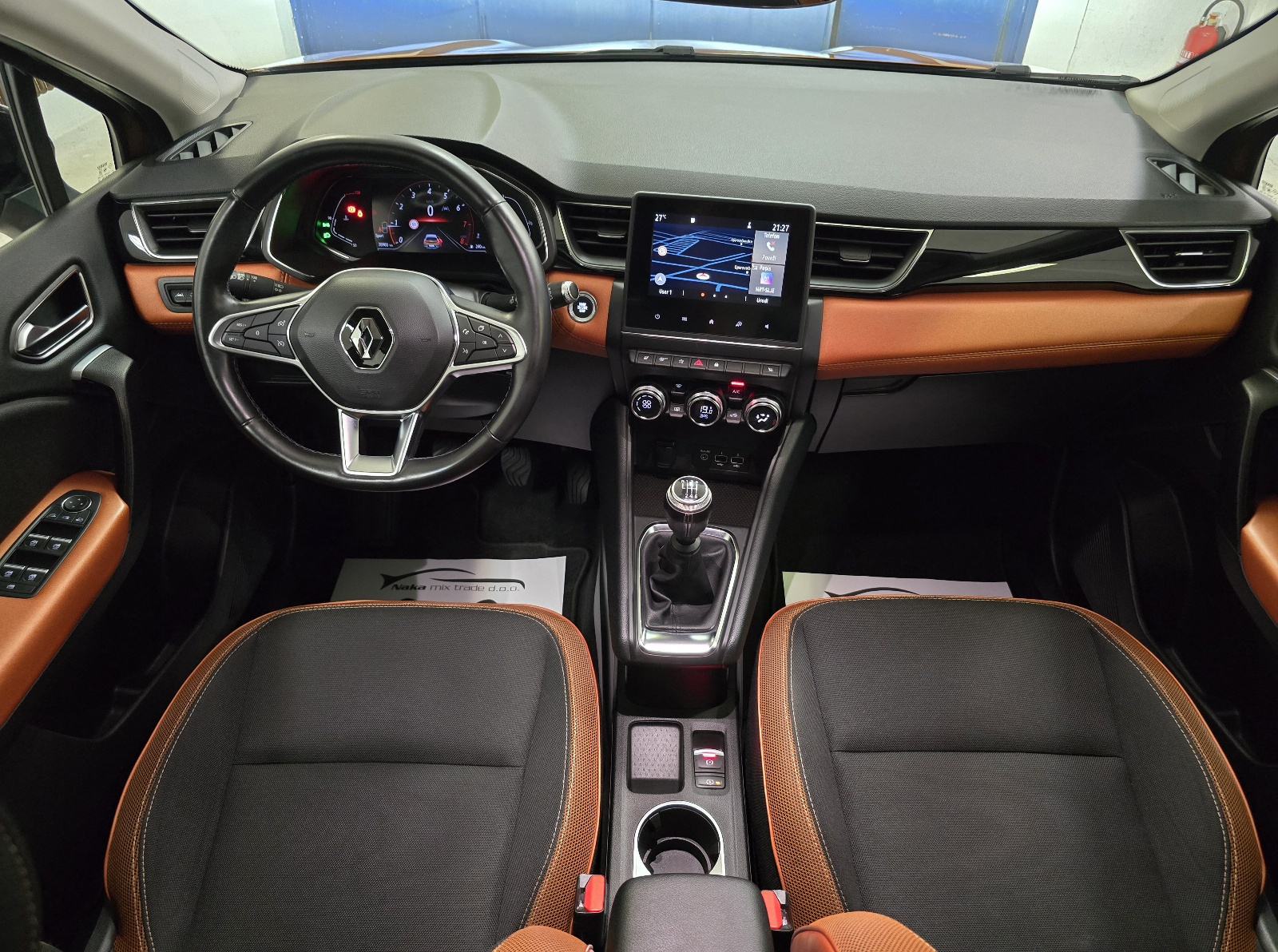 Renault Captur TCe 130 INTENS 130KS/LED/NAVI/KAM/AMBI/2xALU/JAMSTVO, fotografija 19