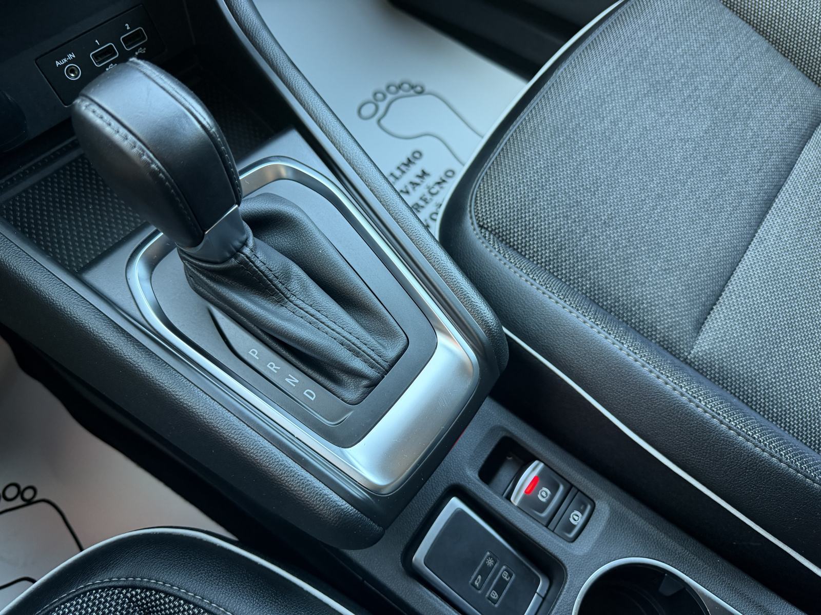 Renault Captur TCe 140-AUT.-NAVI-LED-ALU-KAMERA-2XPDC-ODLIČAN-, fotografija 12