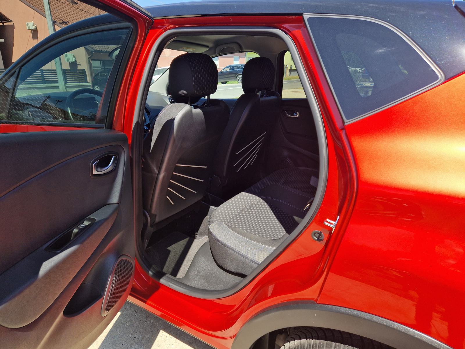 Renault Captur TCe,56TKM,NAVI,LED,KAMERA,ALU,PDC,INTENSE, fotografija 17