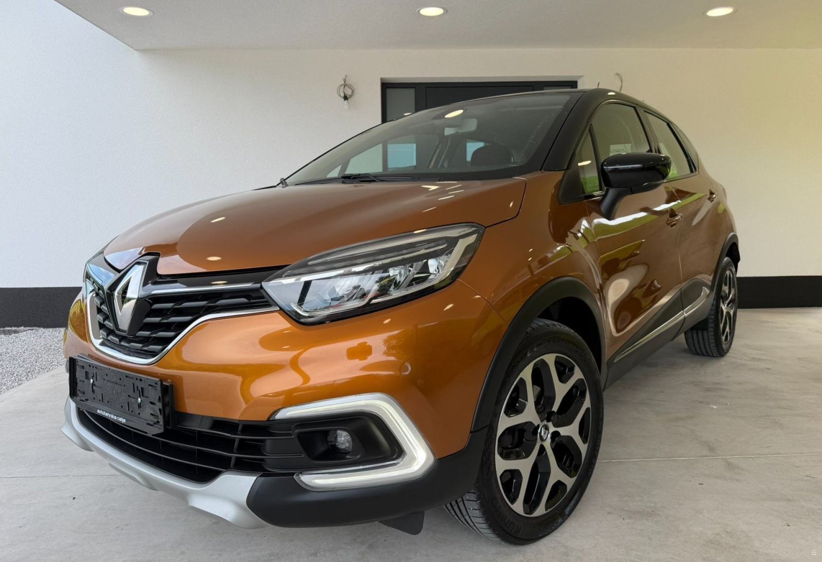 Renault Captur TCe 90- 1. vlasnik, servisna, 114.000km!, pogled izvana - slika 1