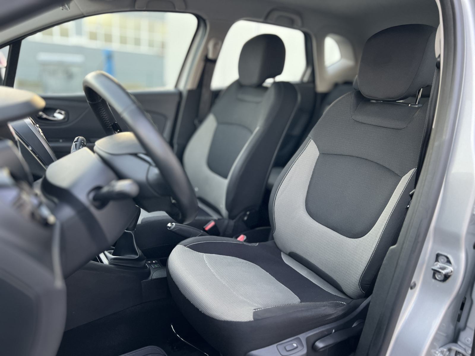 Renault Captur TCe 90 2017 70000 KM NAVIGACIJA JAMSTVO 1 GOD, fotografija 6