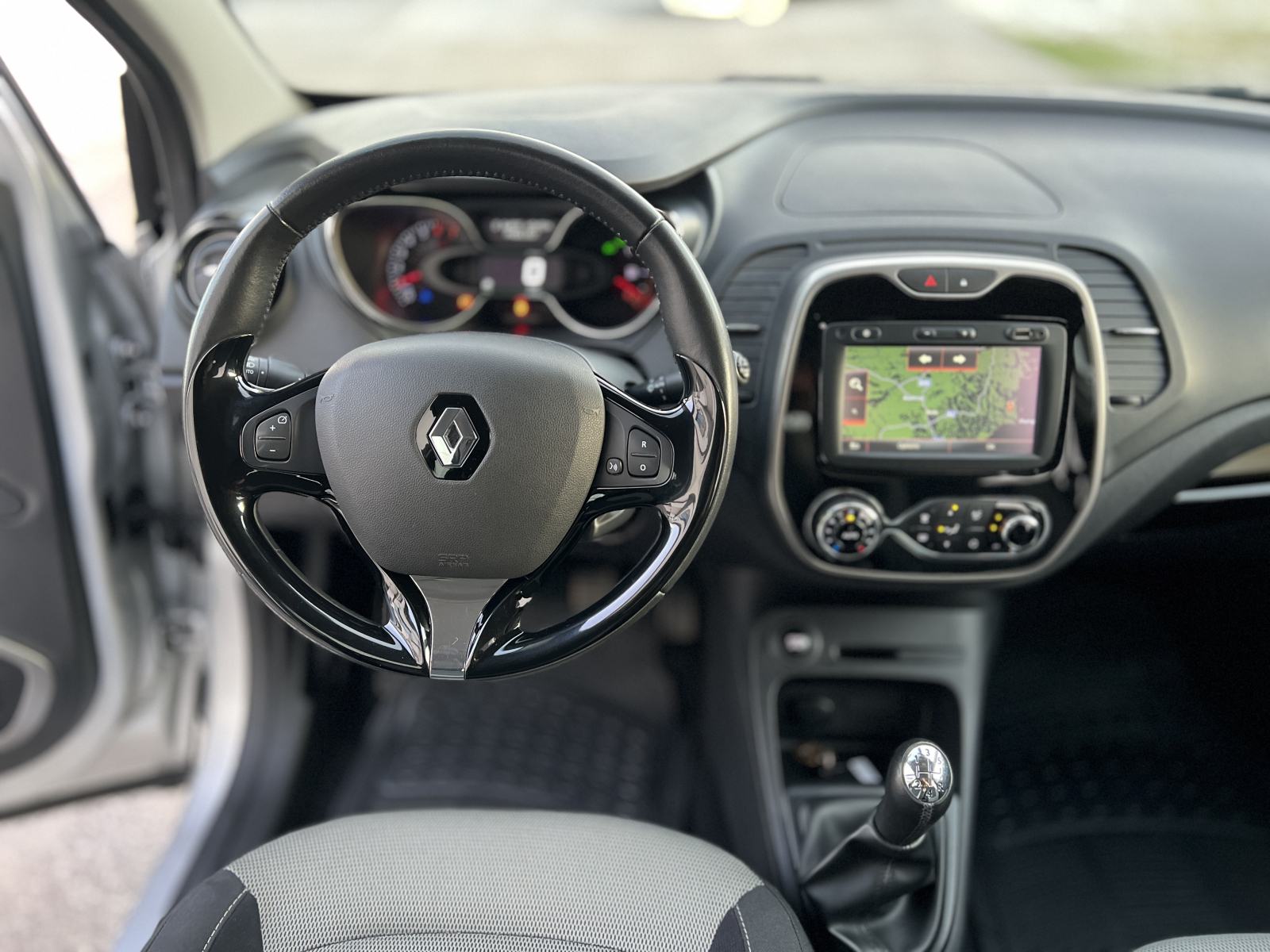 Renault Captur TCe 90 2017 70000 KM NAVIGACIJA JAMSTVO 1 GOD, fotografija 11