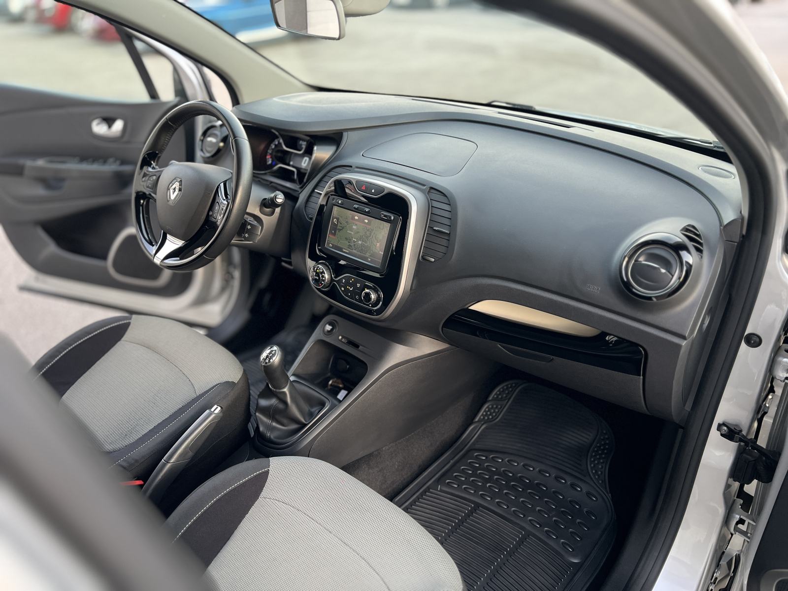 Renault Captur TCe 90 2017 70000 KM NAVIGACIJA JAMSTVO 1 GOD, fotografija 10