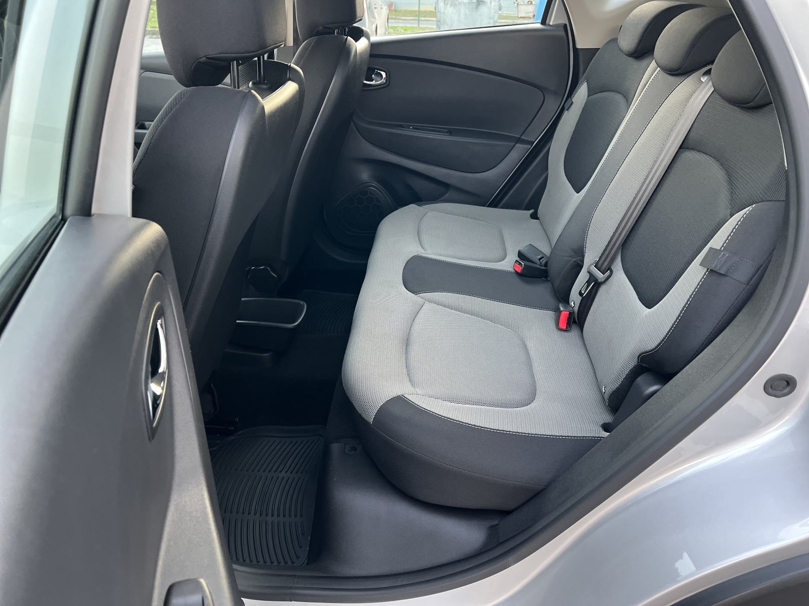 Renault Captur TCe 90 2017 70000 KM NAVIGACIJA JAMSTVO 1 GOD, fotografija 14