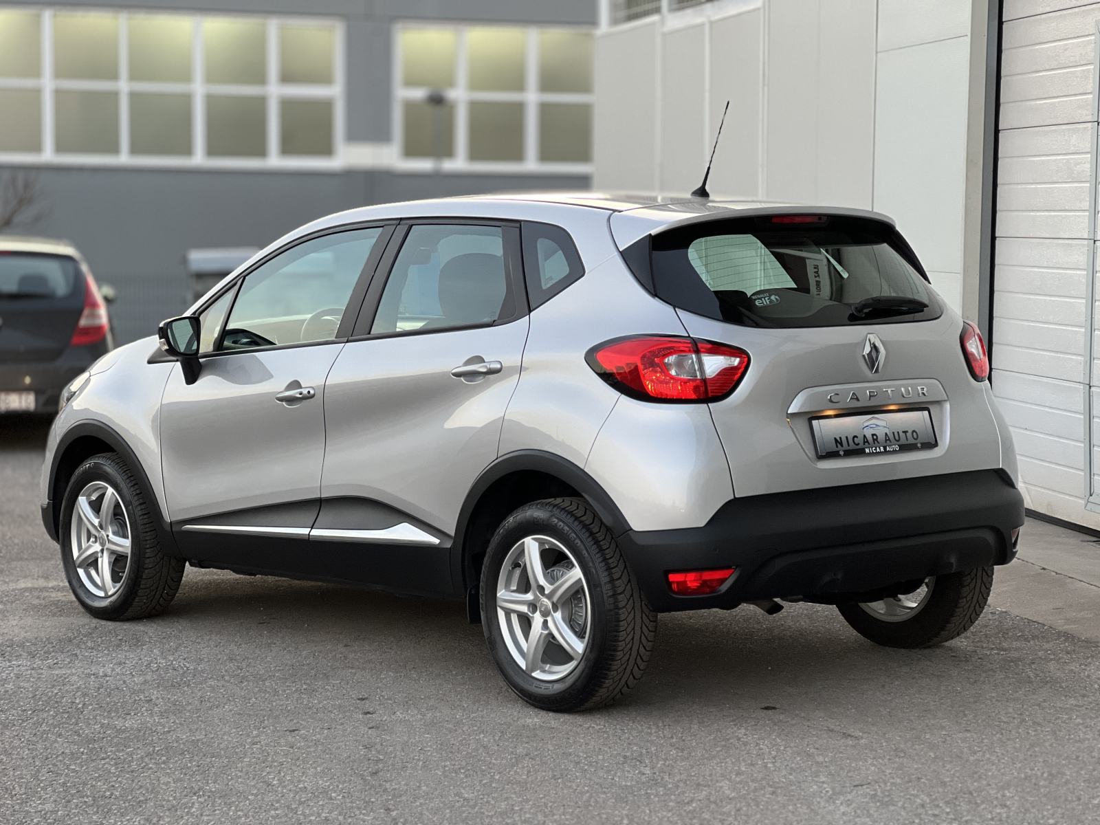 Renault Captur TCe 90 2017 70000 KM NAVIGACIJA JAMSTVO 1 GOD, fotografija 4
