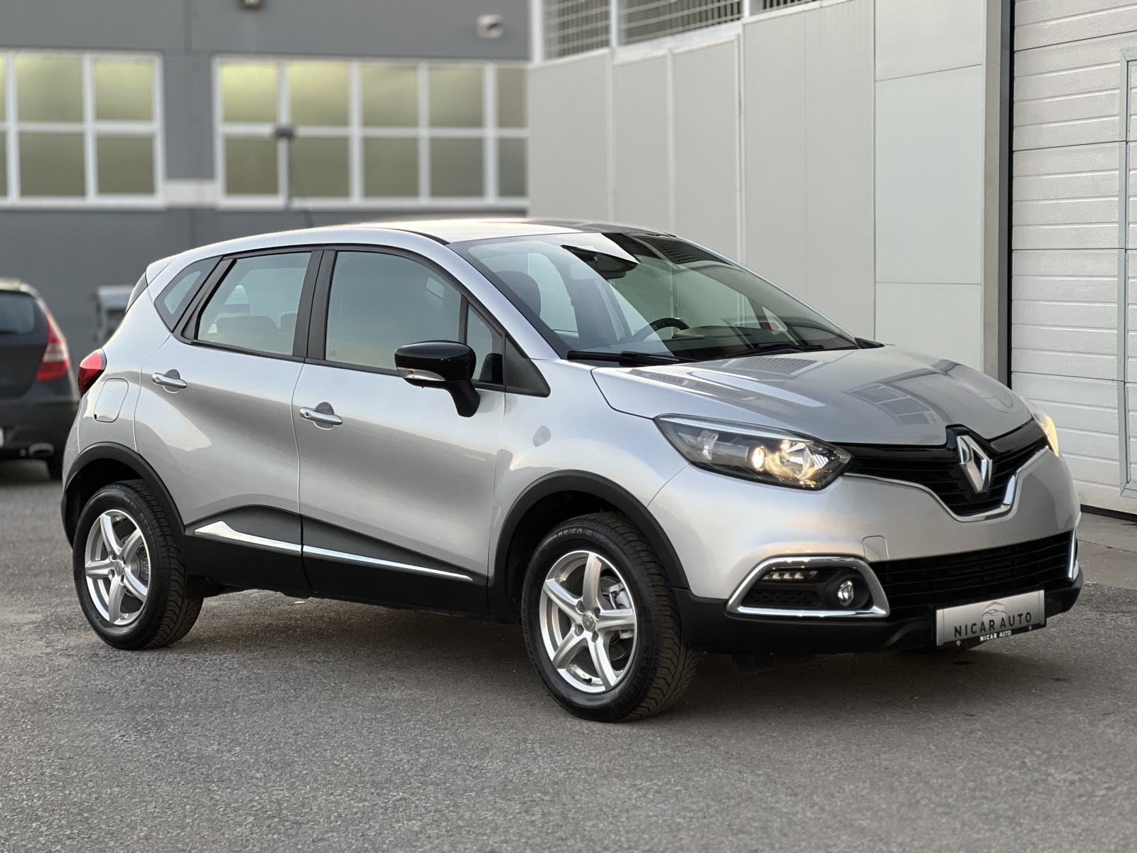 Renault Captur TCe 90 2017 70000 KM NAVIGACIJA JAMSTVO 1 GOD, fotografija 2