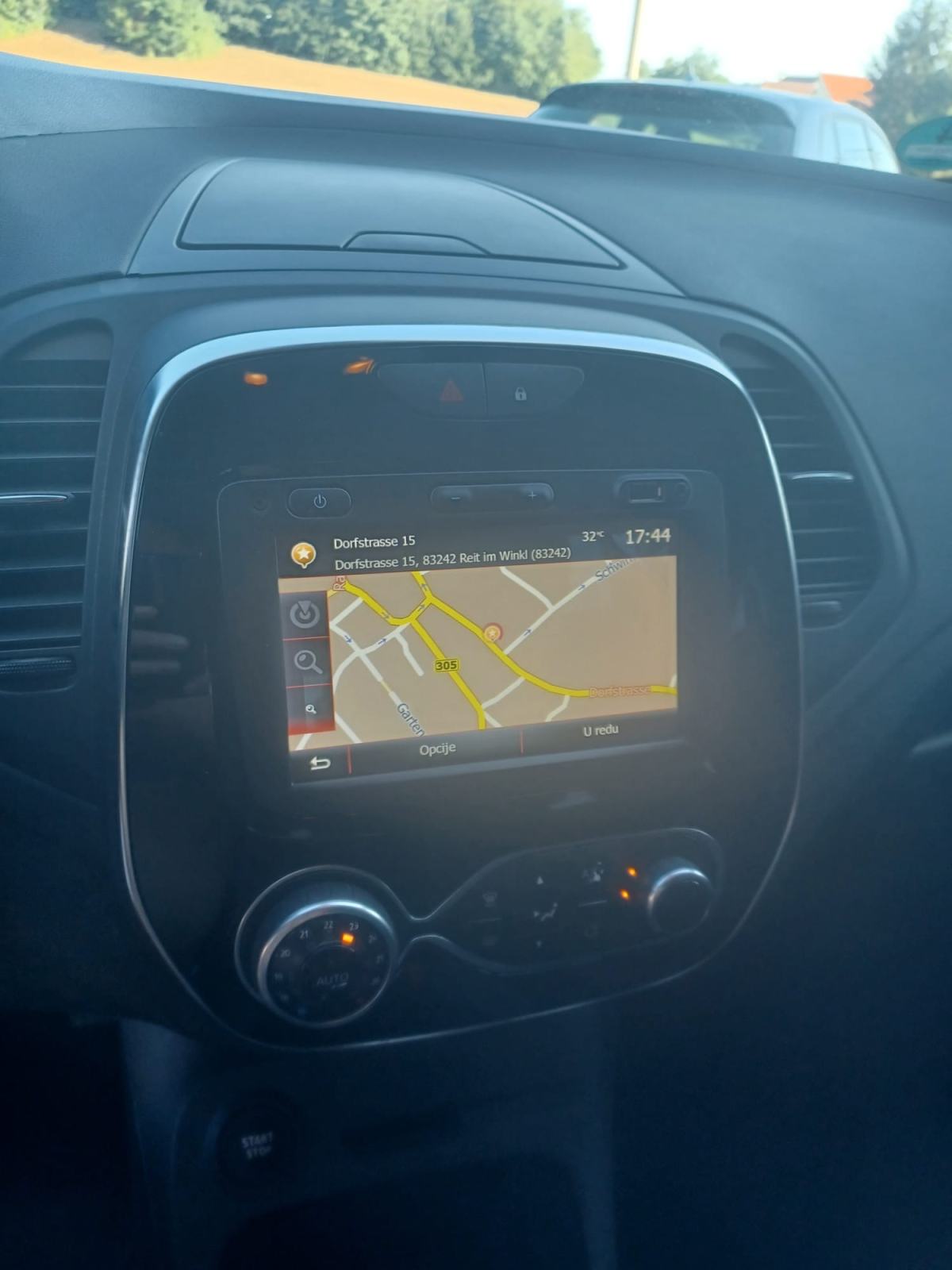 Renault Captur ⭐TCE 90⭐49000km⭐klima ,navigacija ⭐ STAJE NOVO⭐, fotografija 7