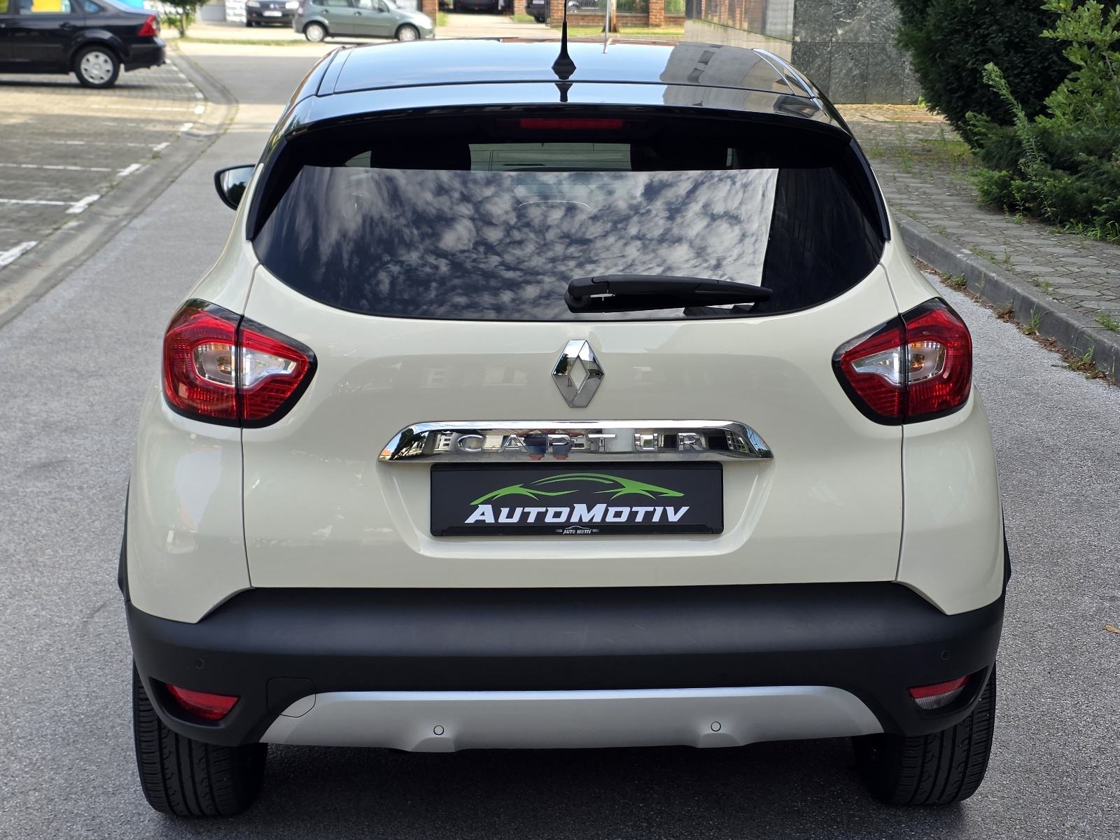 RENAULT CAPTUR TCe 90 ENERGY - 1.VLASNIK - 77.000 KM - SERVISNA+SERVIS, fotografija 8