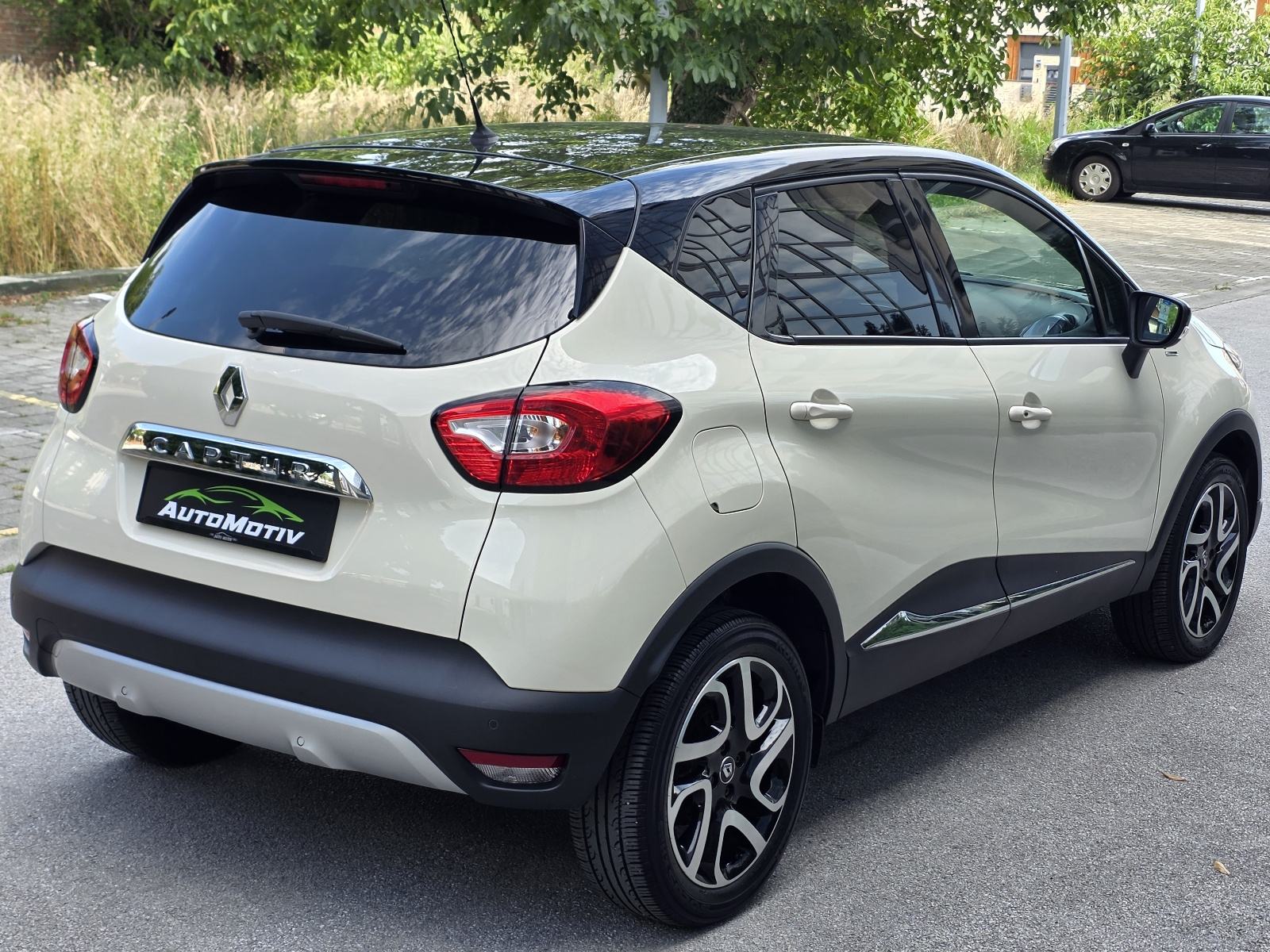 RENAULT CAPTUR TCe 90 ENERGY - 1.VLASNIK - 77.000 KM - SERVISNA+SERVIS, fotografija 9