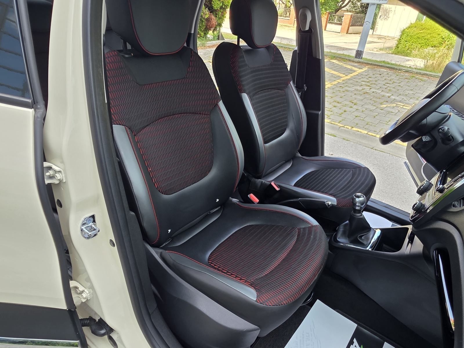 RENAULT CAPTUR TCe 90 ENERGY - 1.VLASNIK - 77.000 KM - SERVISNA+SERVIS, fotografija 14