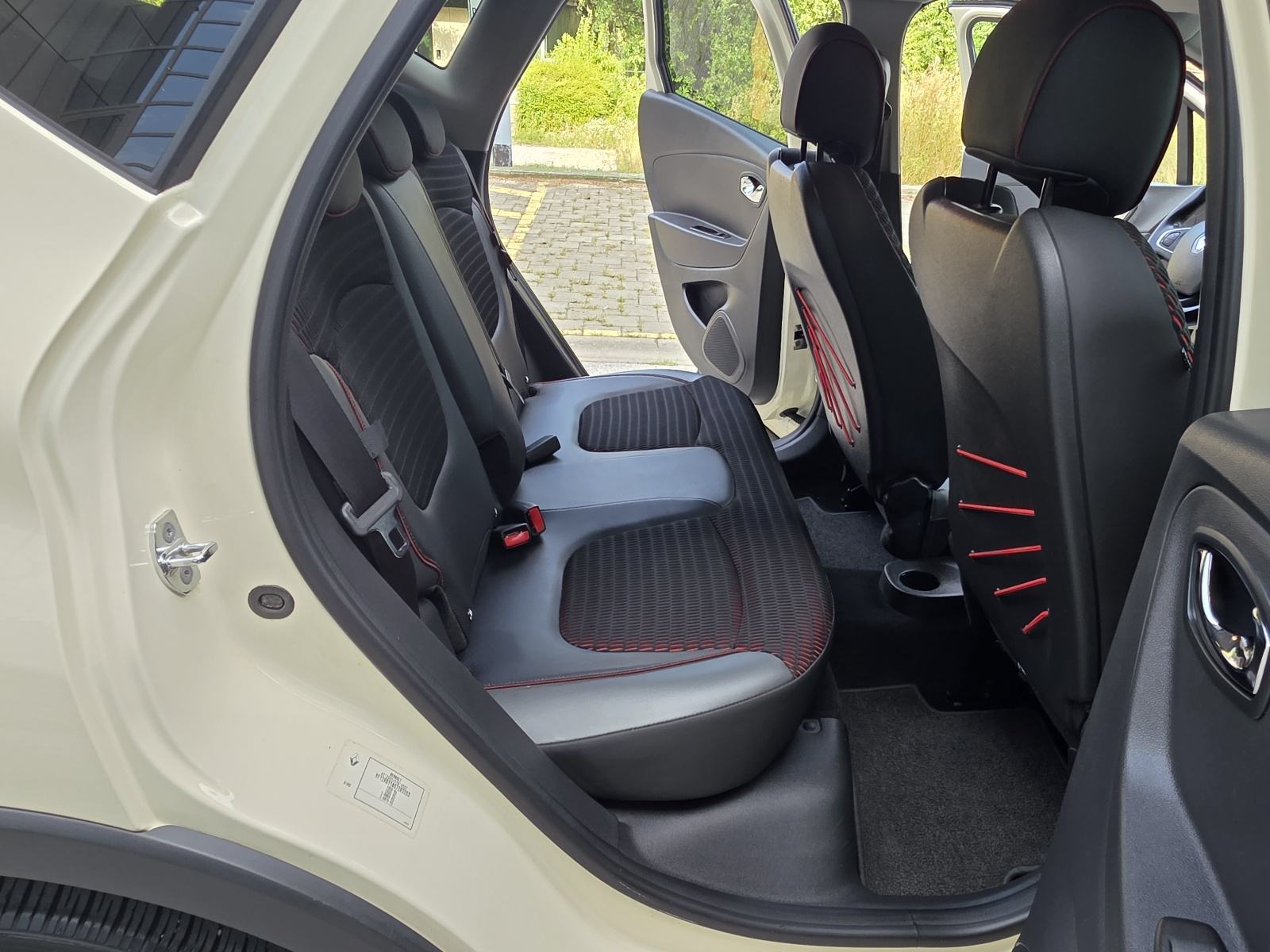 RENAULT CAPTUR TCe 90 ENERGY - 1.VLASNIK - 77.000 KM - SERVISNA+SERVIS, fotografija 18