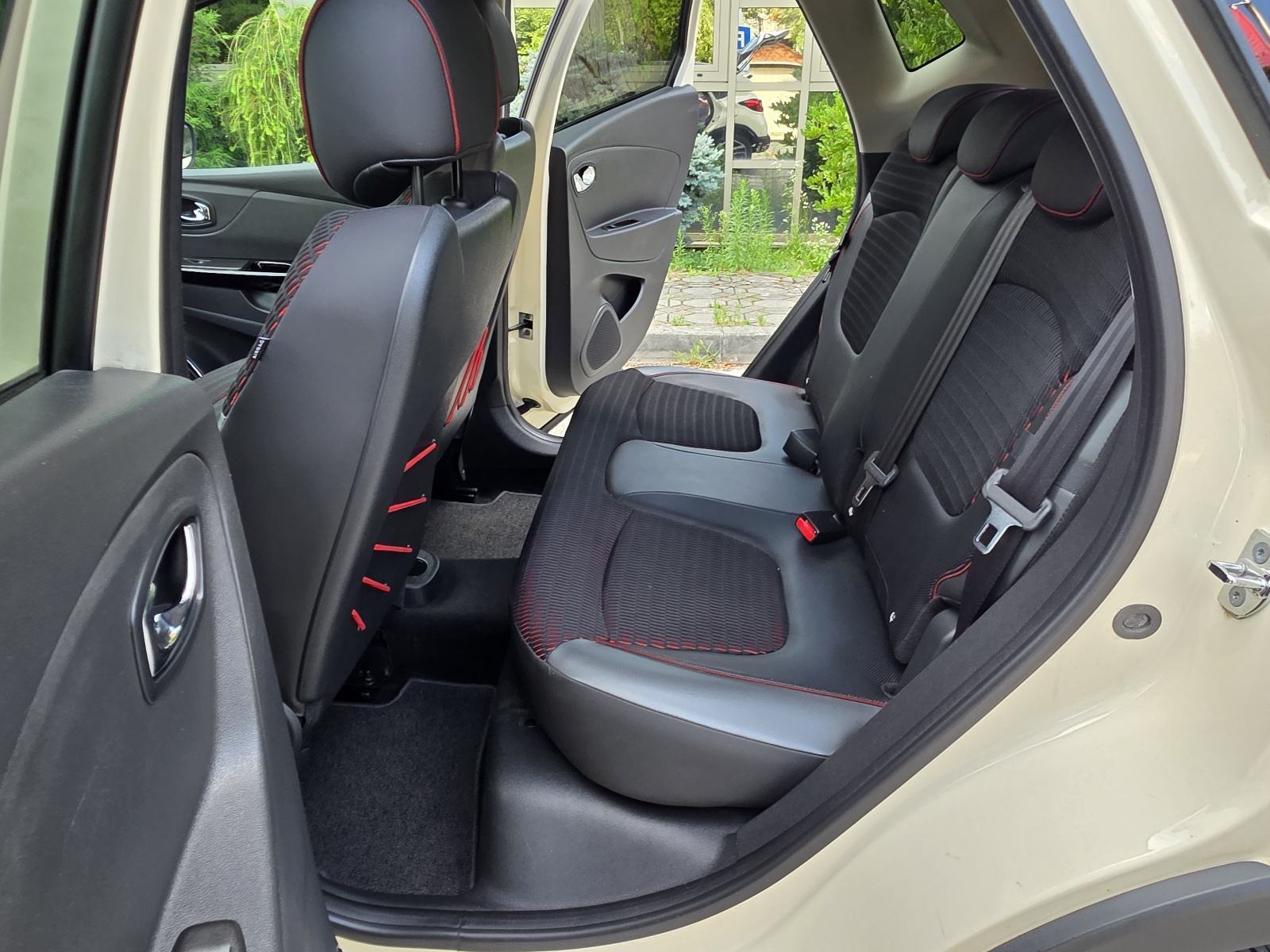 RENAULT CAPTUR TCe 90 ENERGY - 1.VLASNIK - 77.000 KM - SERVISNA+SERVIS, fotografija 19