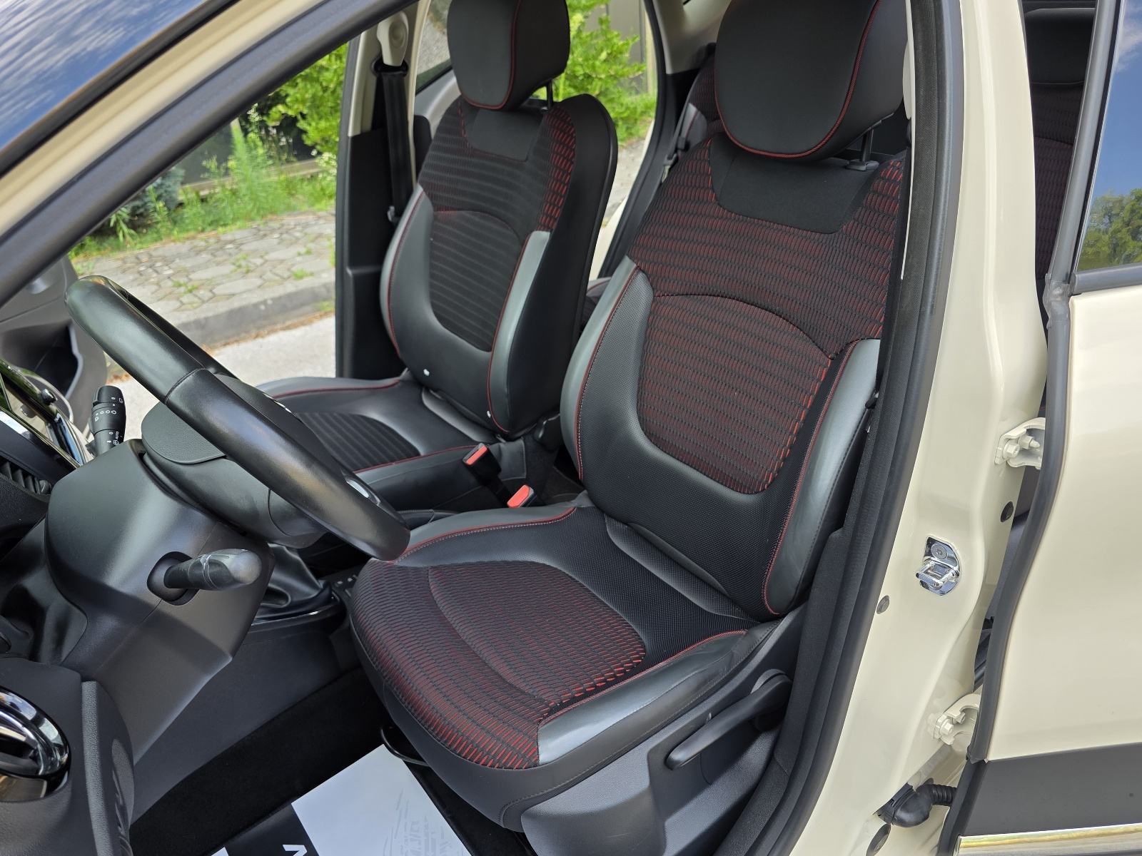 RENAULT CAPTUR TCe 90 ENERGY - 1.VLASNIK - 77.000 KM - SERVISNA+SERVIS, fotografija 17