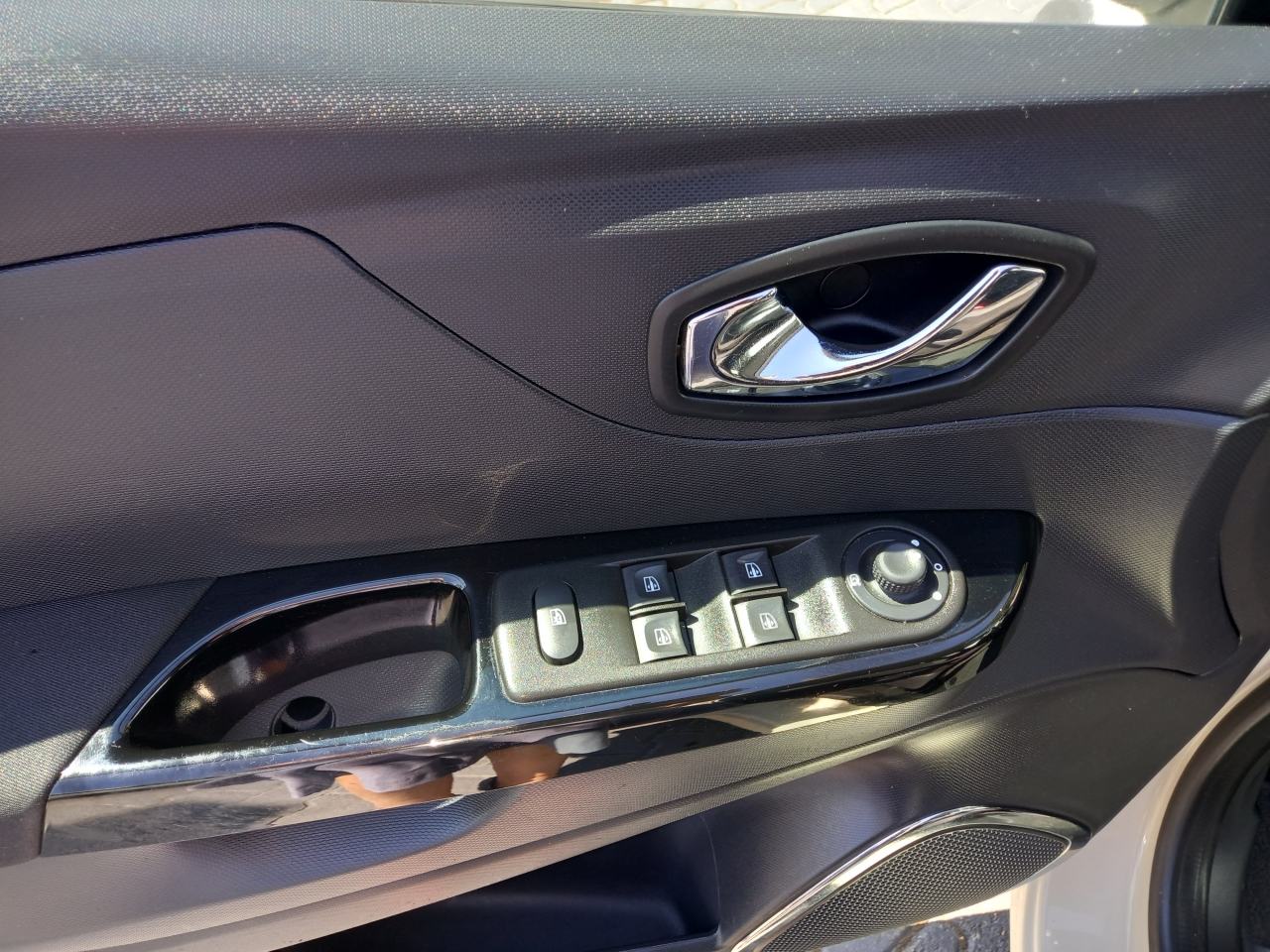 Renault Captur TCe 90 Energy Dynamique Start&Stop, fotografija 11