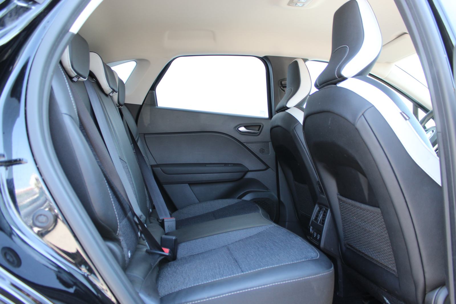 Renault Captur TCe 90 Intens, fotografija 13