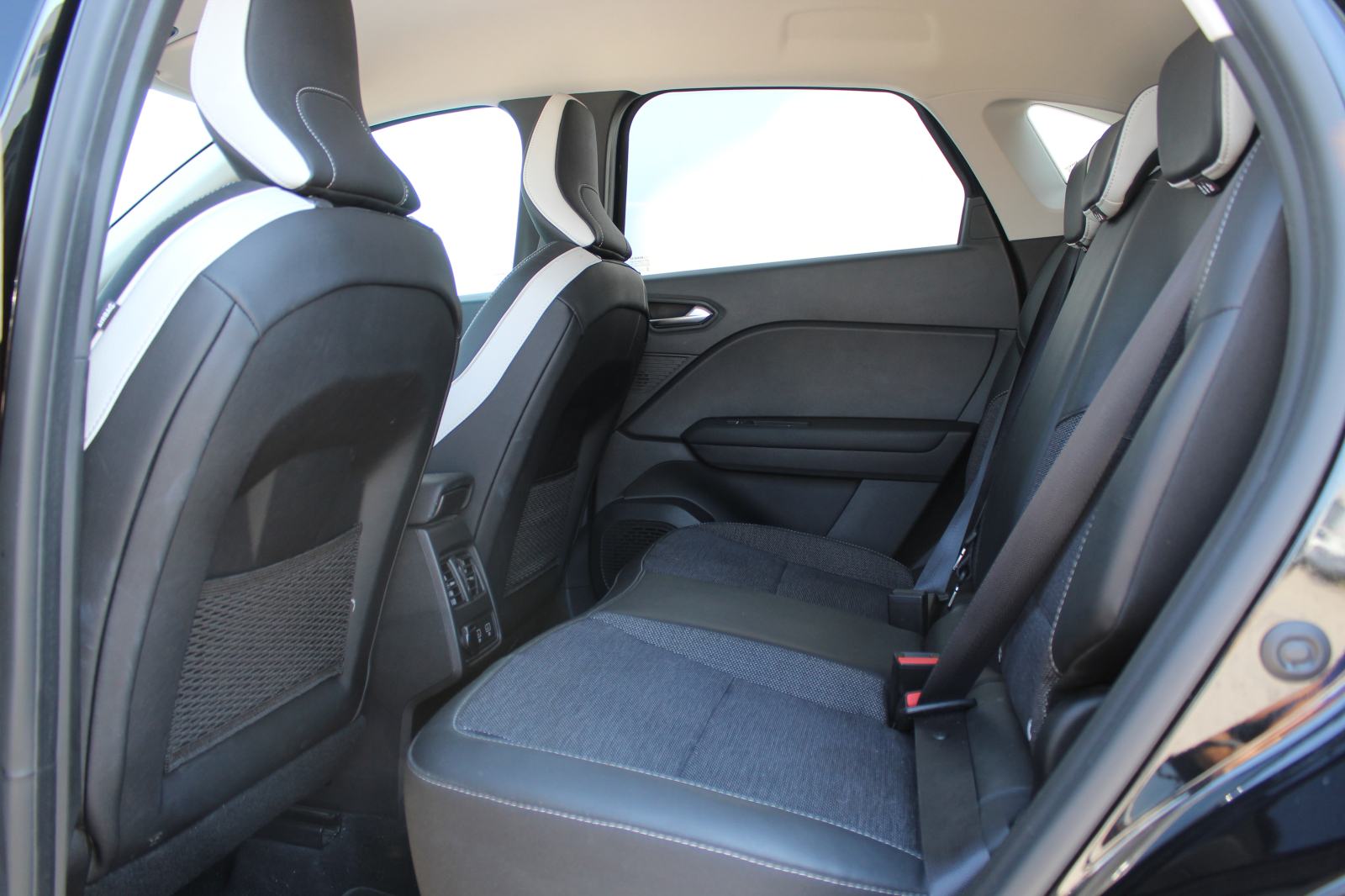 Renault Captur TCe 90 Intens, fotografija 11