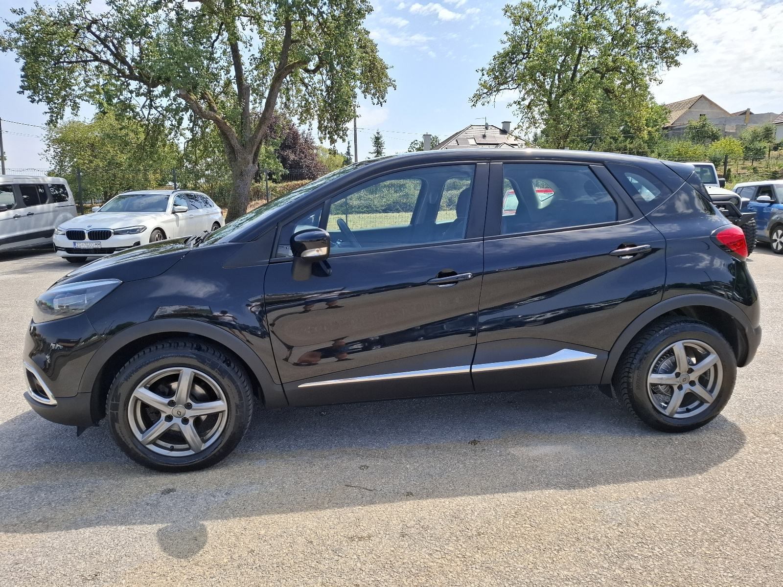 Renault Captur TCe 90-KLIMA-METALIK -ALU SERVISNA --77.000 KILOMETARA, fotografija 4