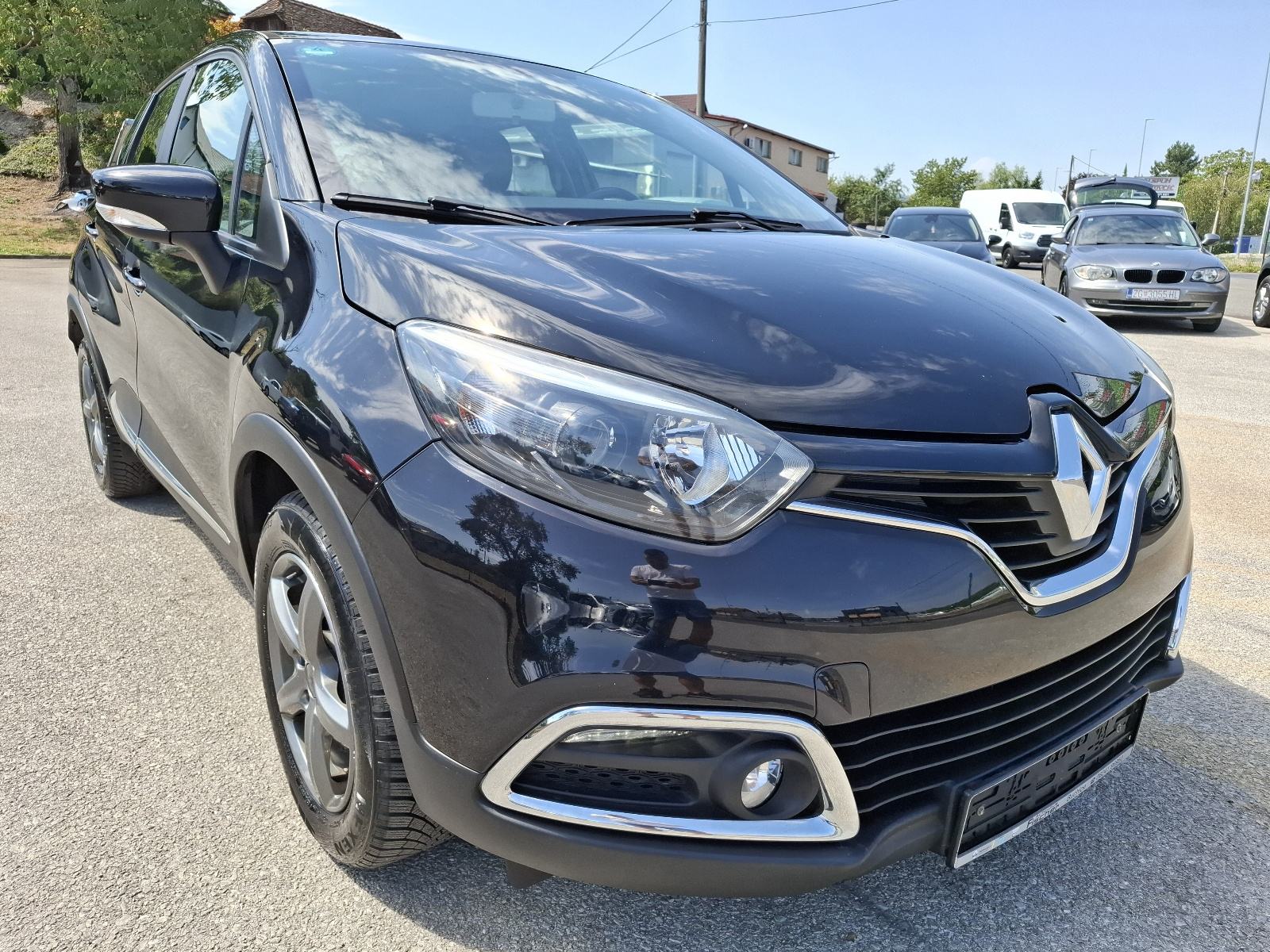 Renault Captur TCe 90-KLIMA-METALIK -ALU SERVISNA --77.000 KILOMETARA, fotografija 2