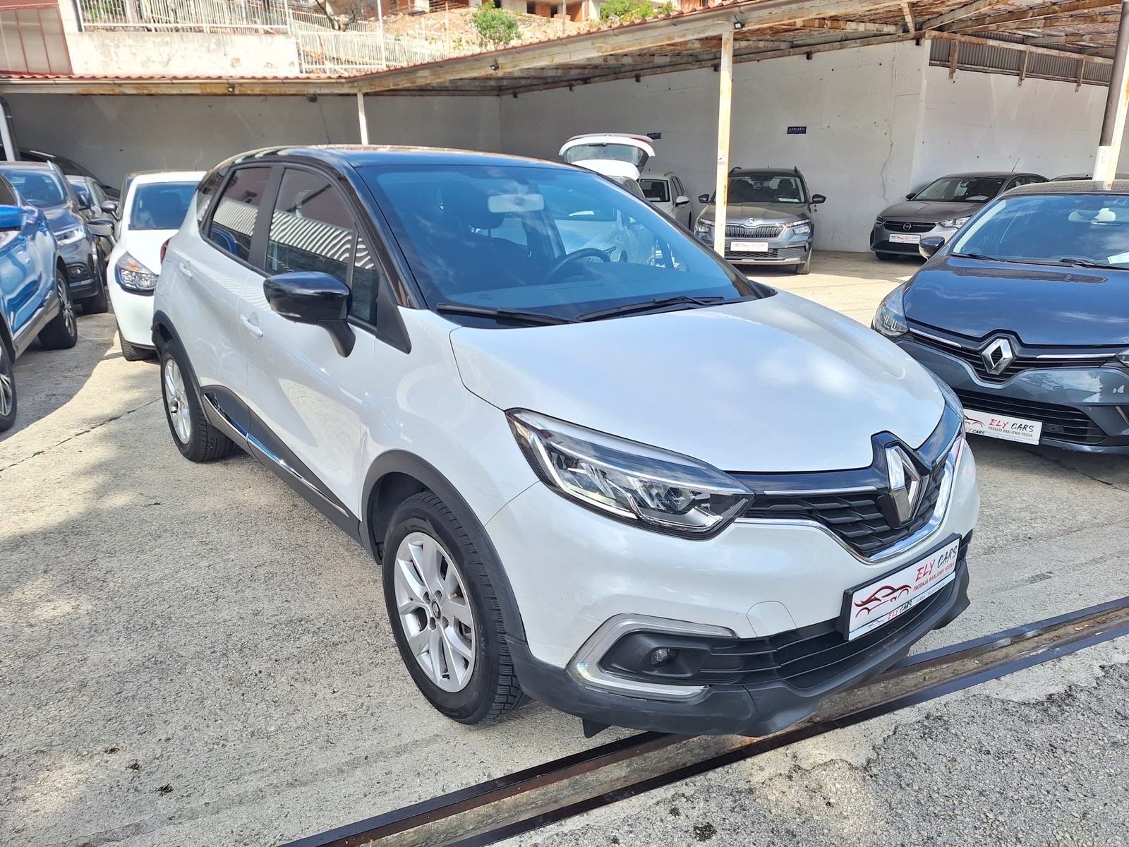 Renault Captur TCe 90 KS ‼️77.000 Km. NAVIGACIJA .LED, fotografija 3
