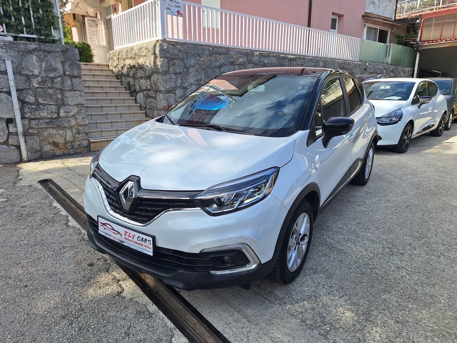 Renault Captur TCe 90 KS ‼️77.000 Km. NAVIGACIJA .LED, fotografija 2