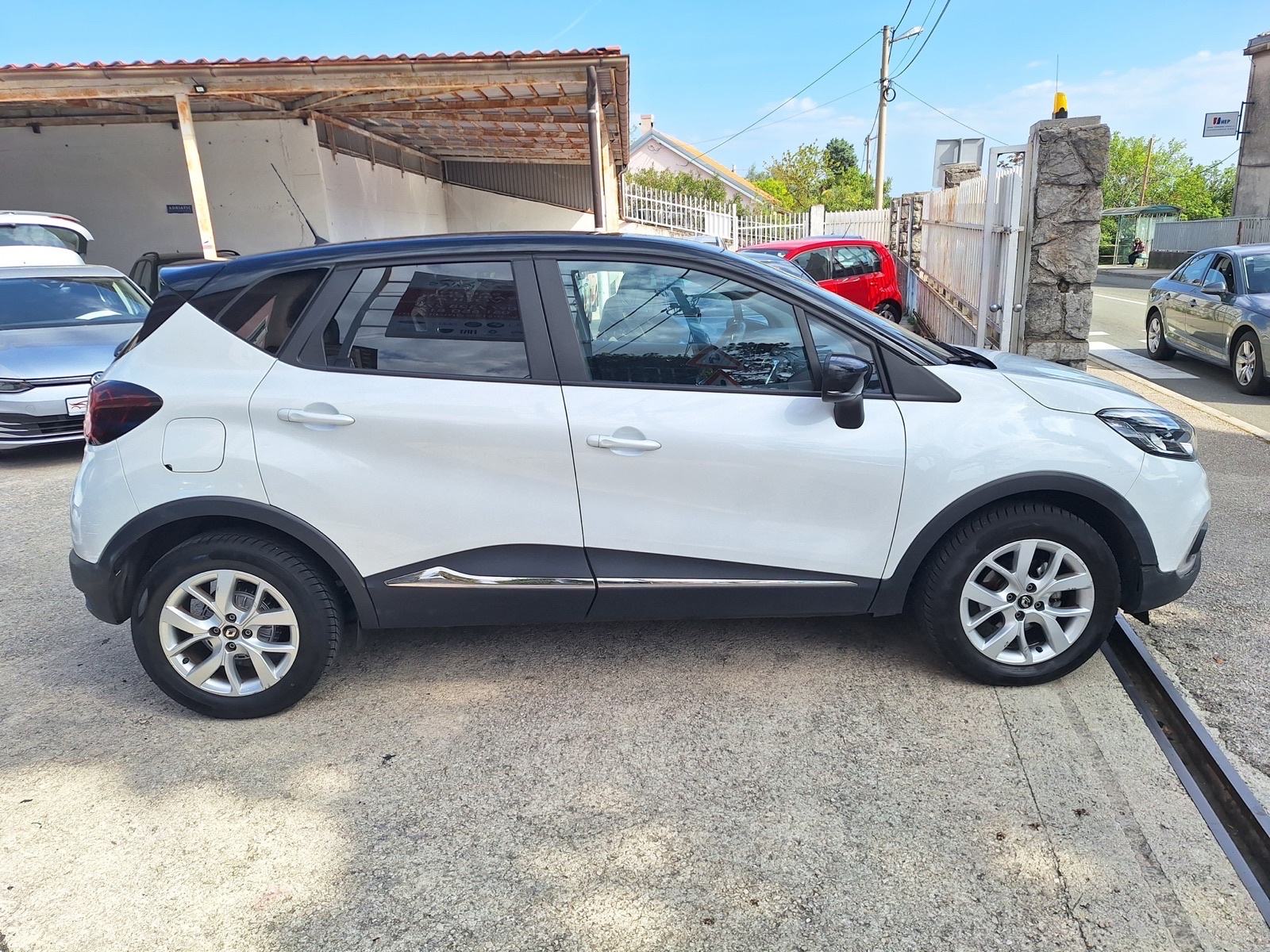 Renault Captur TCe 90 KS ‼️77.000 Km. NAVIGACIJA .LED, fotografija 7