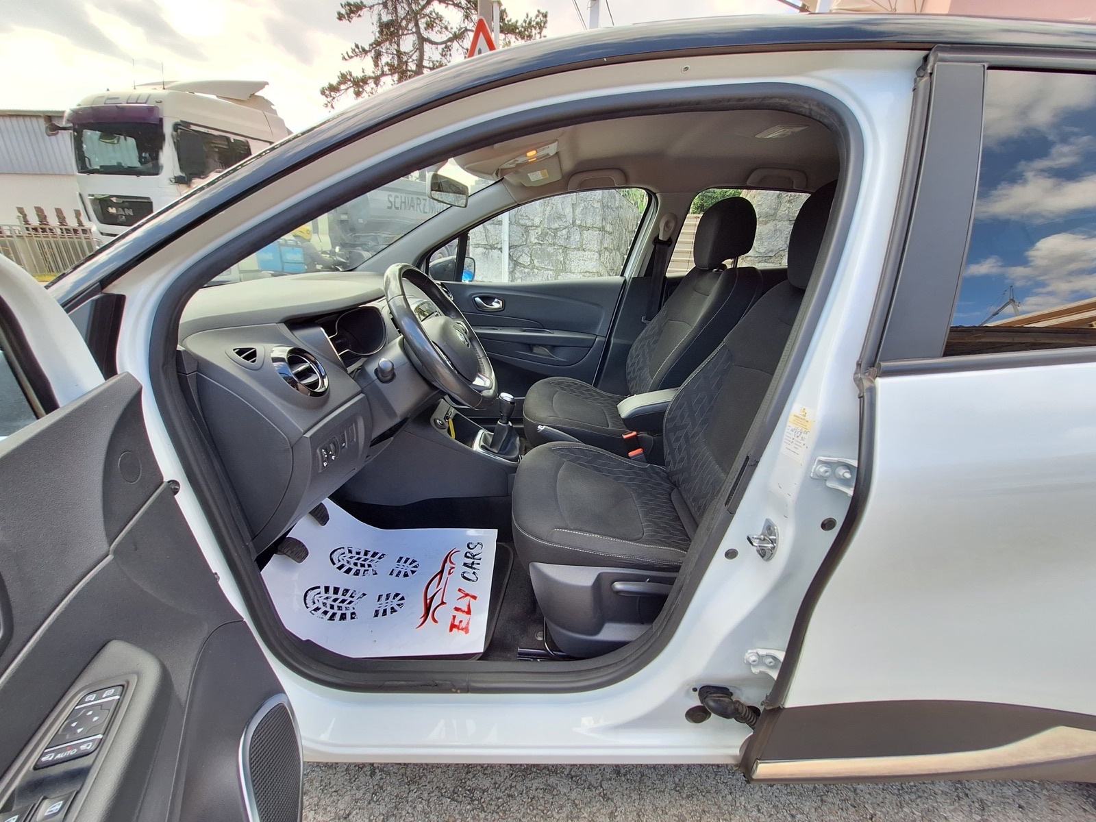 Renault Captur TCe 90 KS ‼️77.000 Km. NAVIGACIJA .LED, fotografija 11