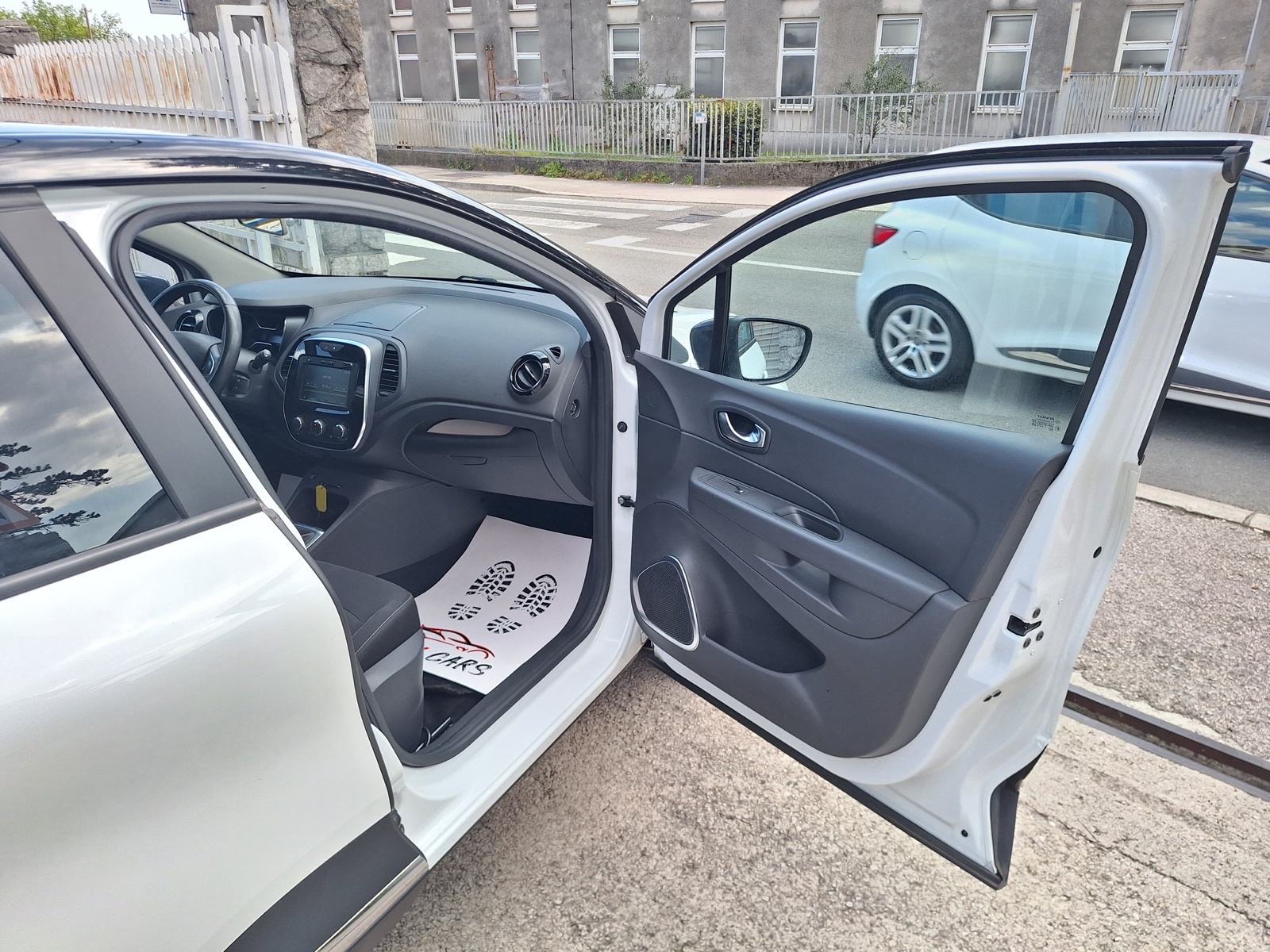 Renault Captur TCe 90 KS ‼️77.000 Km. NAVIGACIJA .LED, fotografija 13