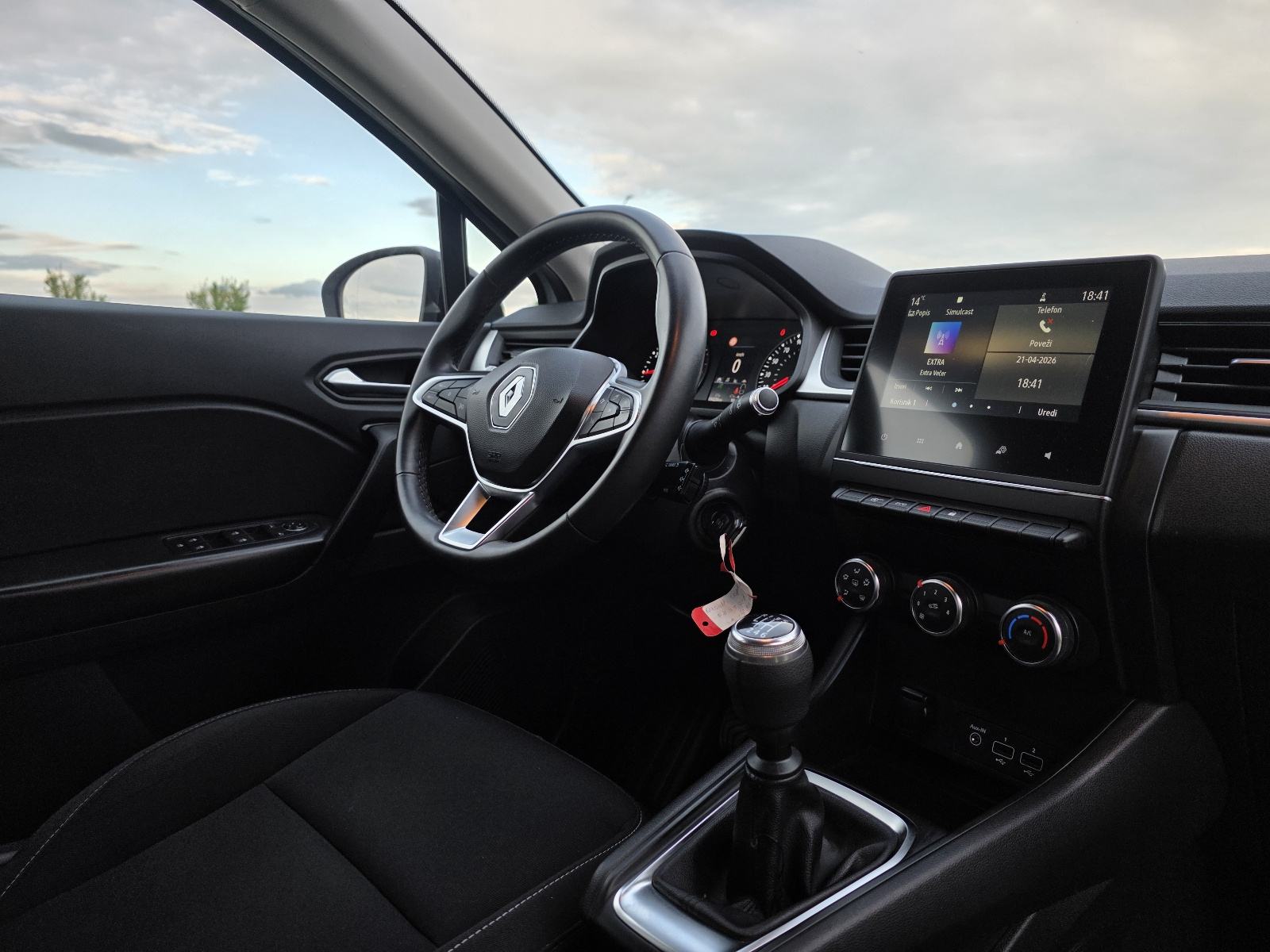 Renault Captur TCe 90, NAVI, LED, PARK. SENZORI, SERVIS, fotografija 15