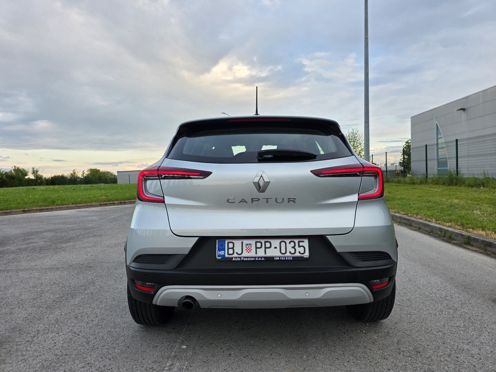 Renault Captur TCe 90, NAVI, LED, PARK. SENZORI, SERVIS, fotografija 5