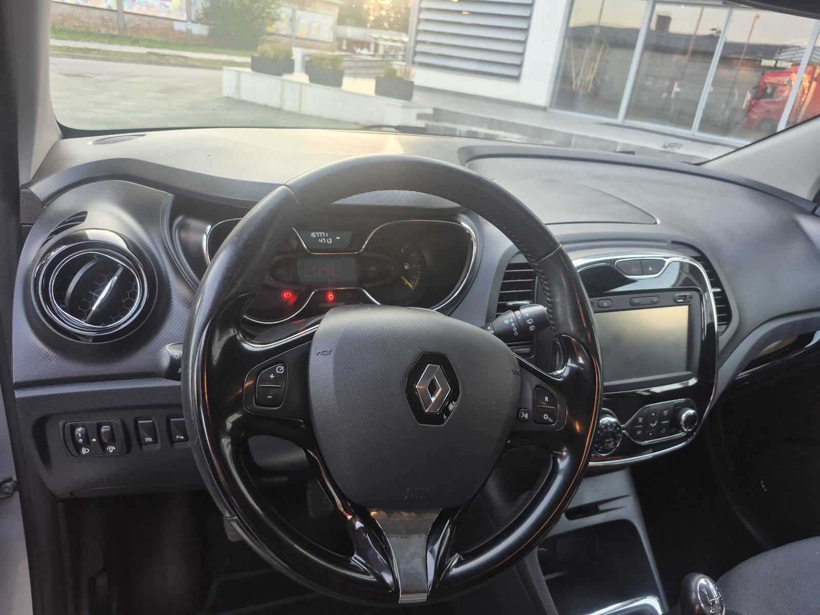 Renault Captur TCe 90 reg. 6/27 157tkm, fotografija 7