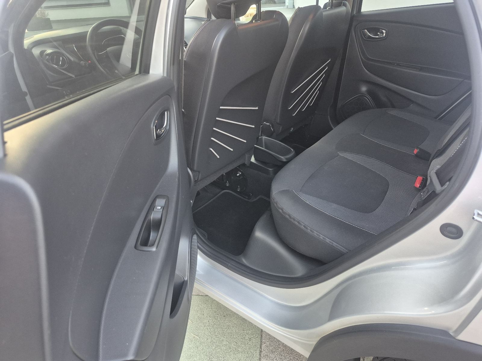 Renault Captur TCe 90 reg. 6/27 157tkm, fotografija 10