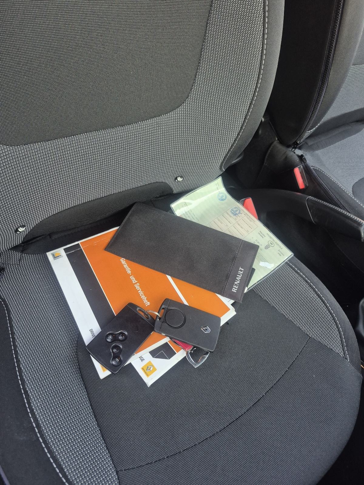 Renault Captur TCe 90 reg. 6/27 157tkm, fotografija 9