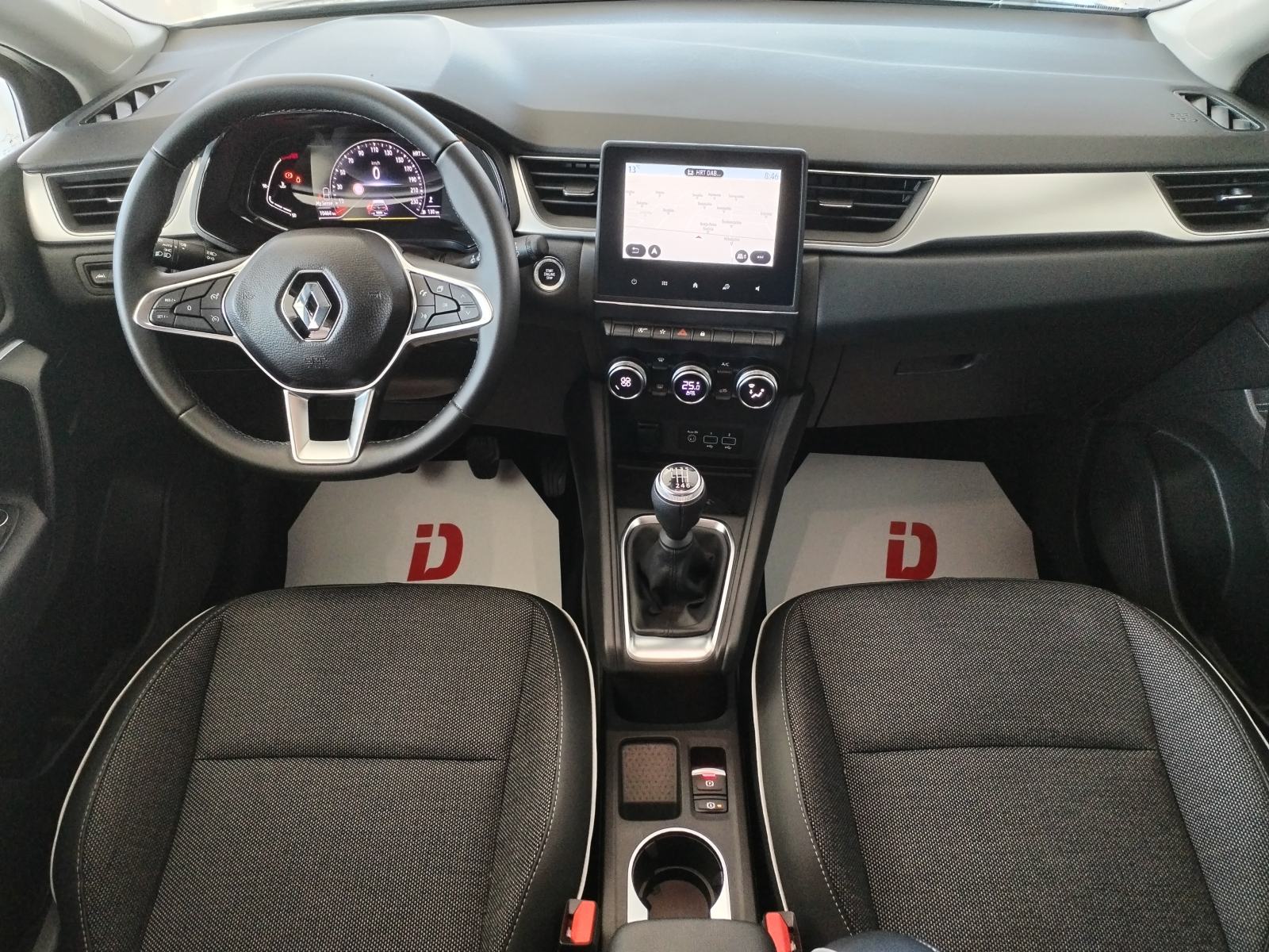 Renault Captur TCe 90, SAMO 10.464 km, GARANCIJA, ODBITAK 50% PDV-a !!, fotografija 10