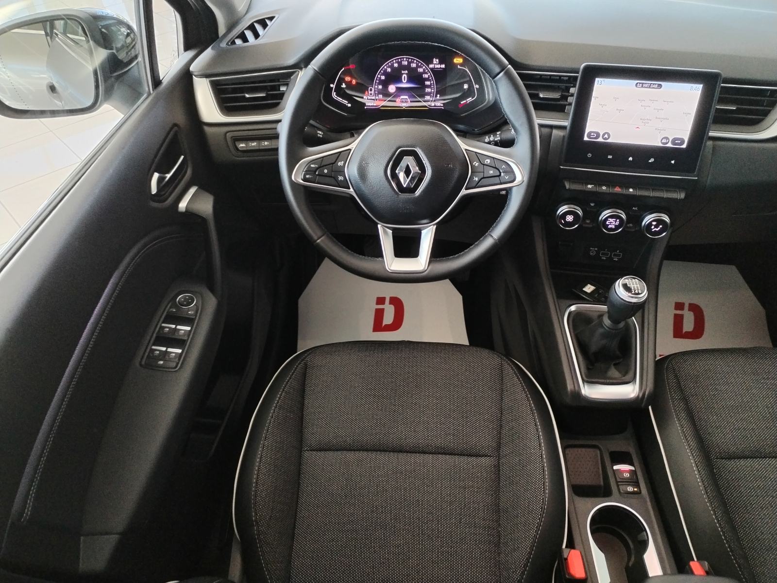 Renault Captur TCe 90, SAMO 10.464 km, GARANCIJA, ODBITAK 50% PDV-a !!, fotografija 11