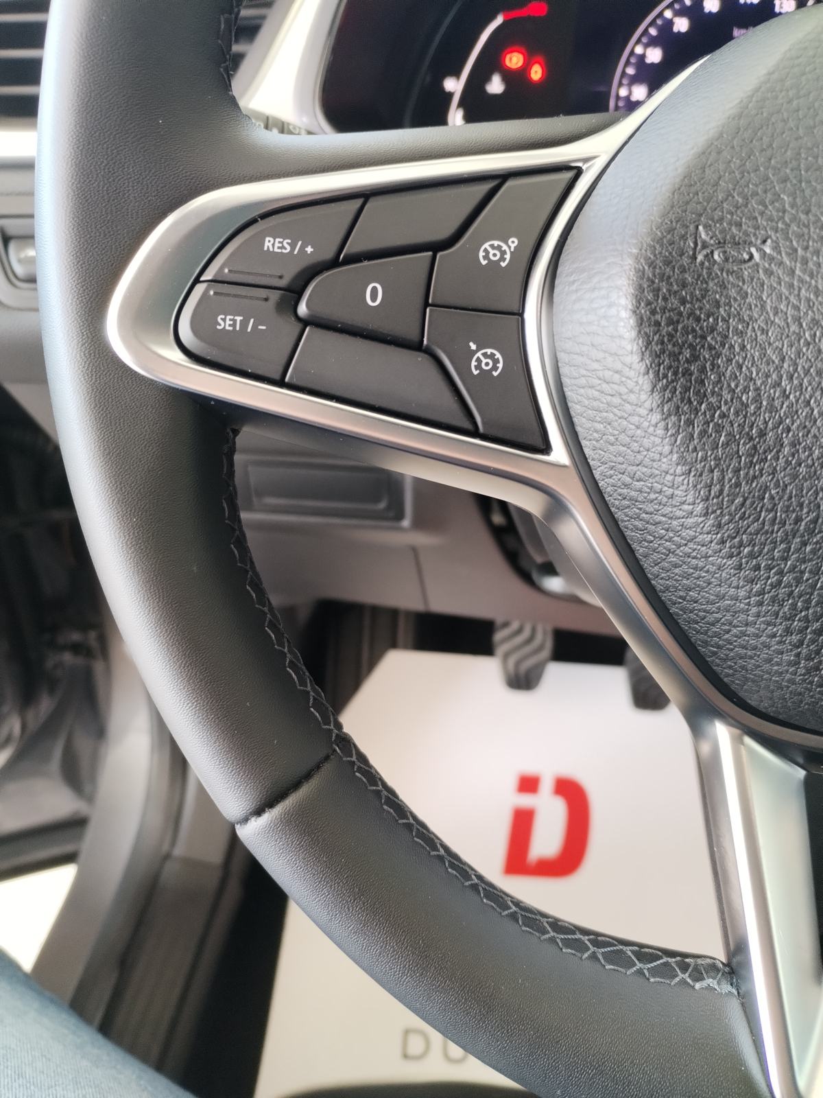 Renault Captur TCe 90, SAMO 10.464 km, GARANCIJA, ODBITAK 50% PDV-a !!, fotografija 14